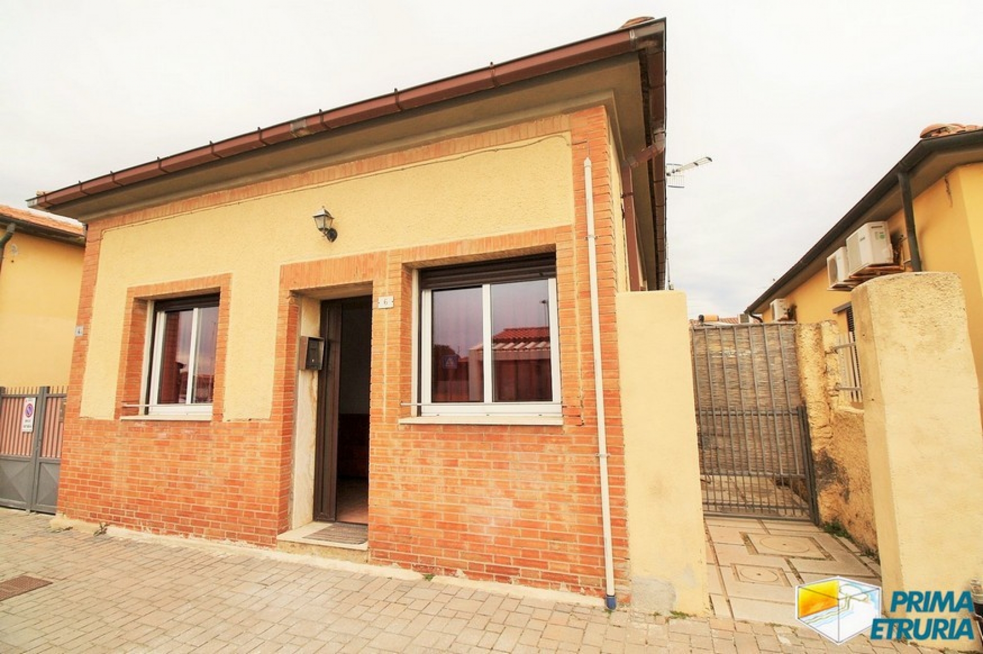 GRAZIOSO MONOLOCALE A DUE PASSI DAL MARE - ZONA TOMBOLO -
