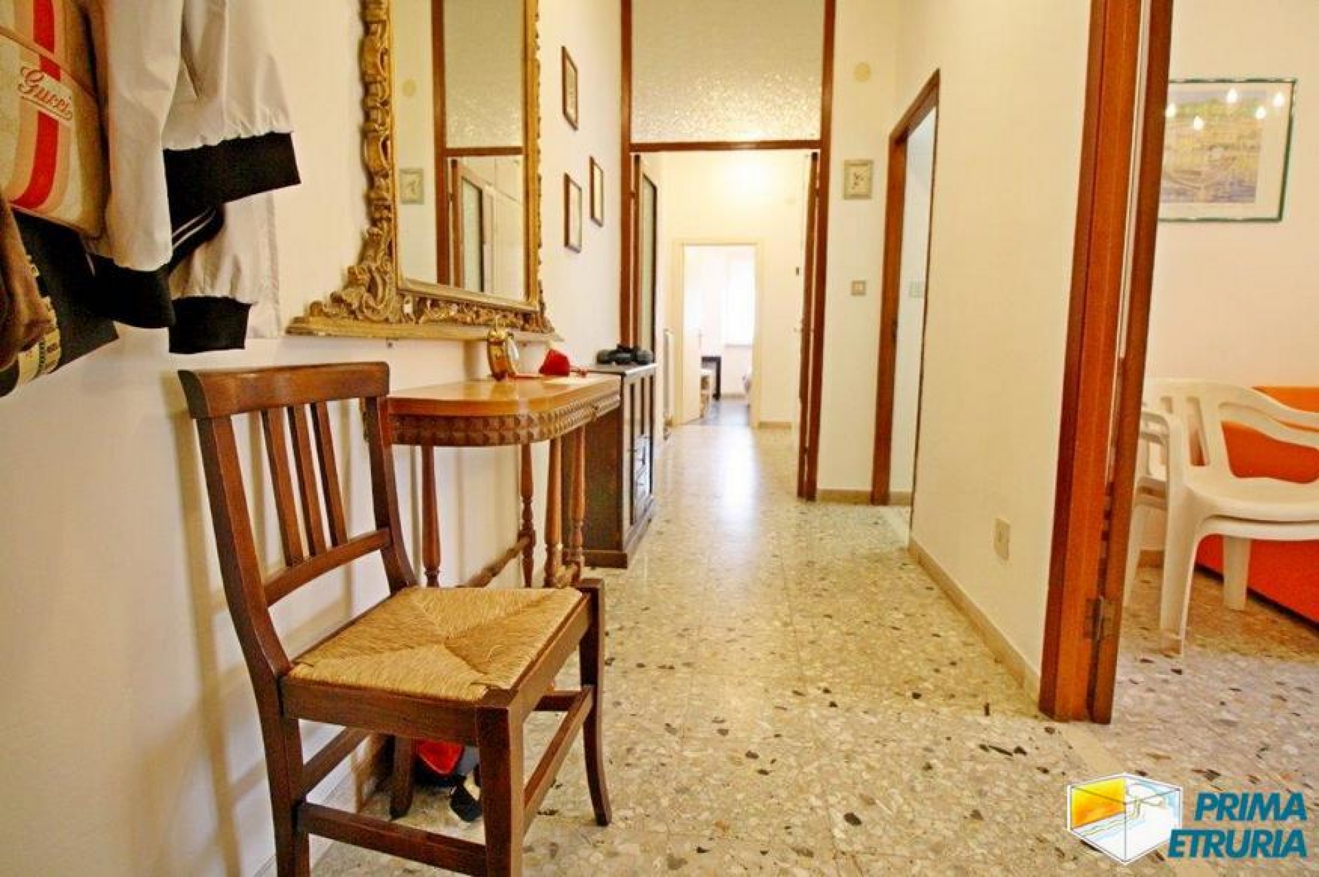 QUATTRO VANI CON GARAGE IN VIA SILVIO PELLICO - ZONA CENTRO -