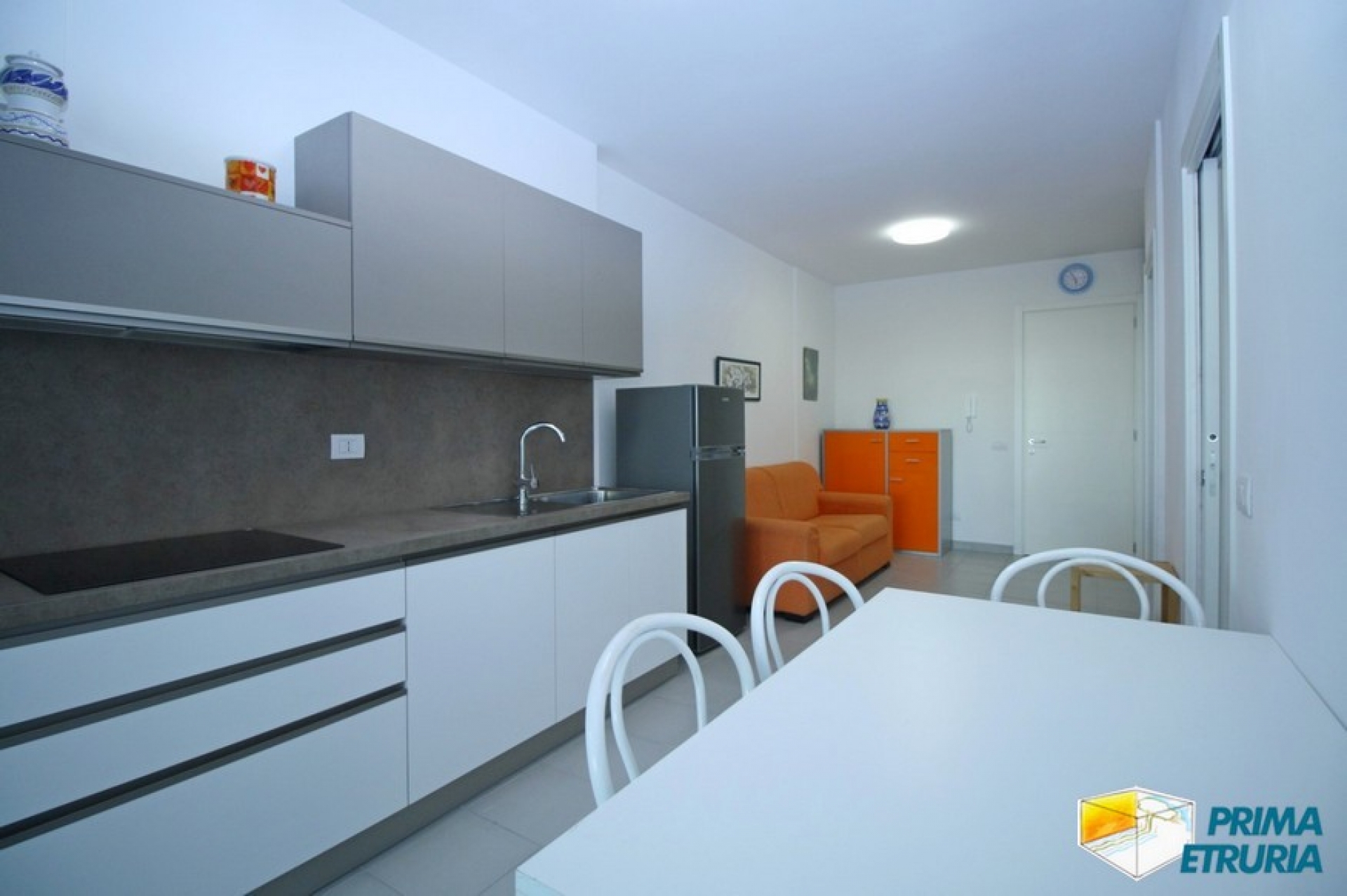 BILOCALE RISTRUTTURATO CON BELLISSIMA VISTA SUL MARE - ZONA ROSMARINA 