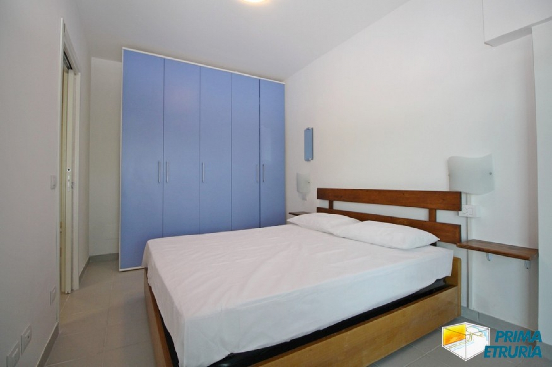 BILOCALE RISTRUTTURATO CON BELLISSIMA VISTA SUL MARE - ZONA ROSMARINA 
