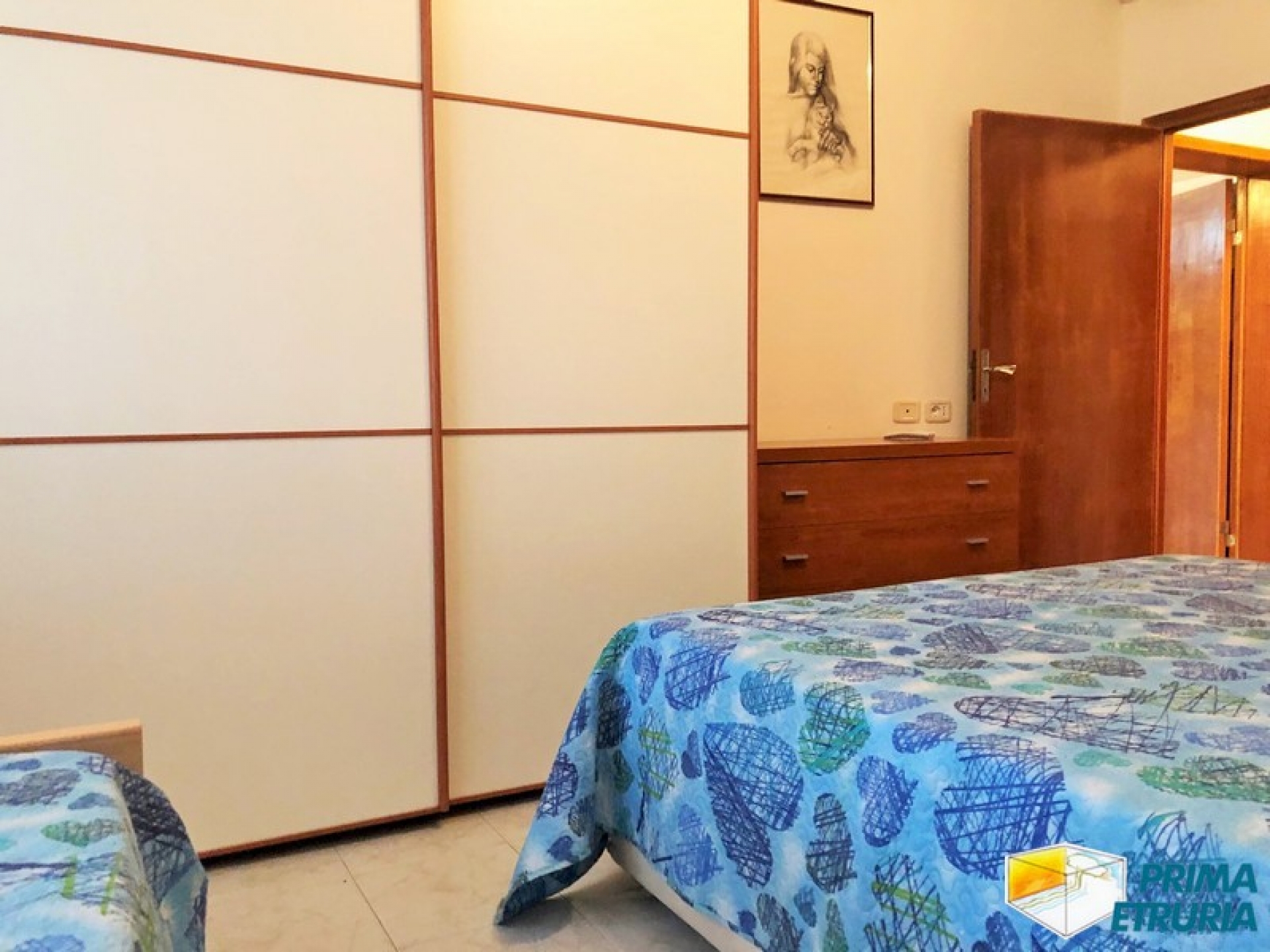 BILOCALE CON TERRAZZO VIA DELLE ROSE - ZONA ROSMARINA - ( A13 )