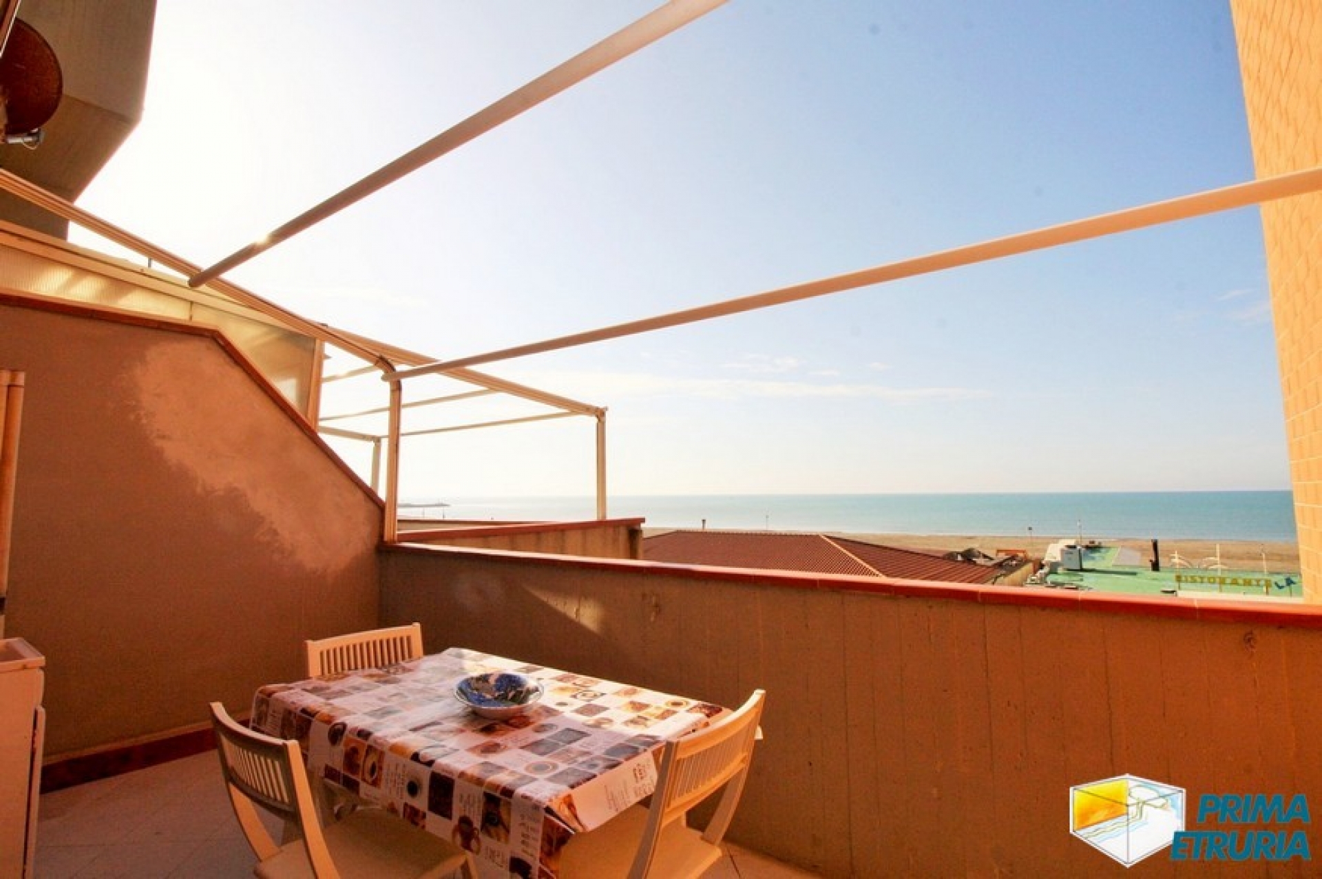 BILOCALE CON FANTASTICA VISTA FRONTE MARE - ZONA CENTRO -