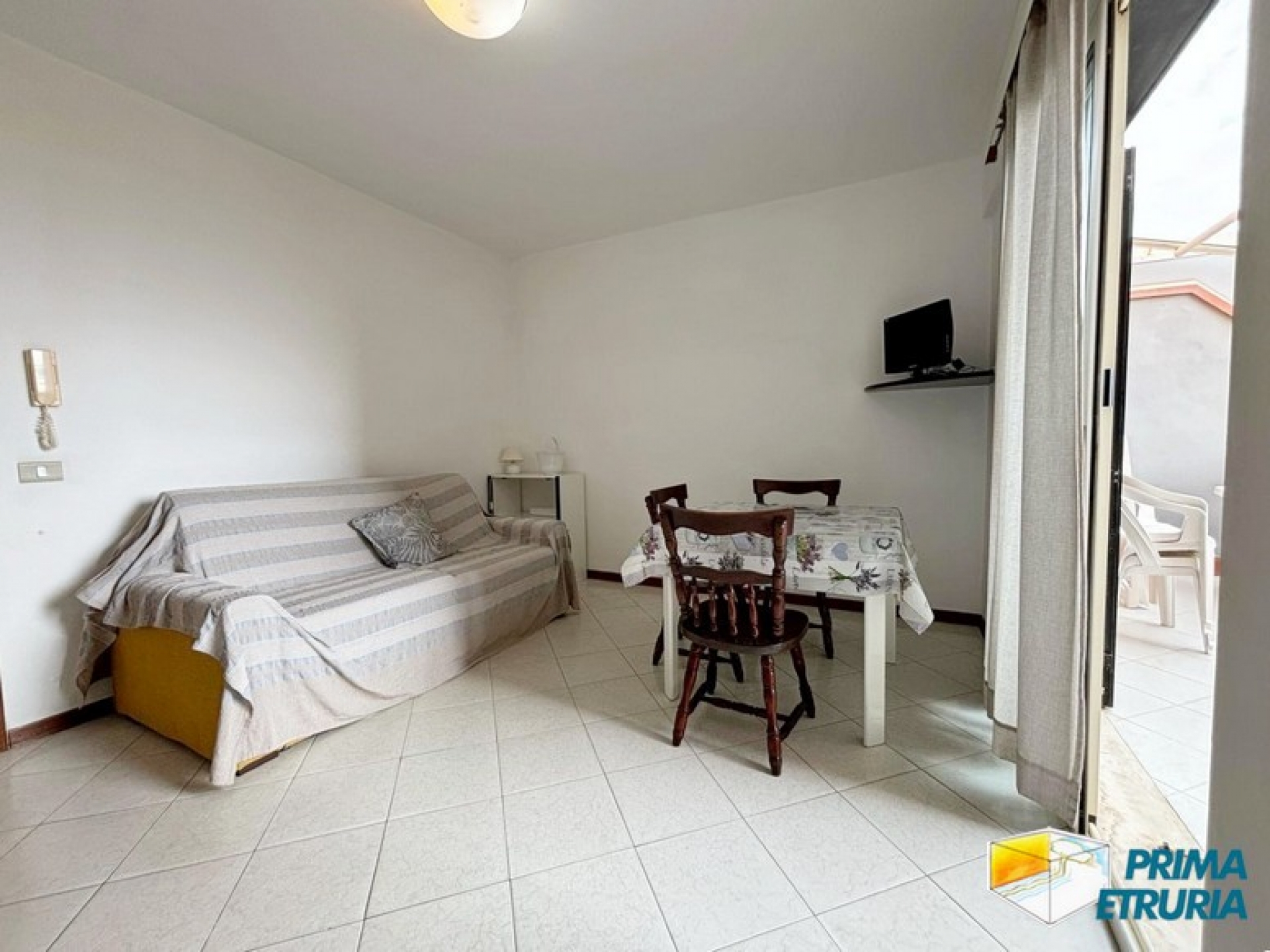 BILOCALE CON FANTASTICA VISTA FRONTE MARE - ZONA CENTRO -