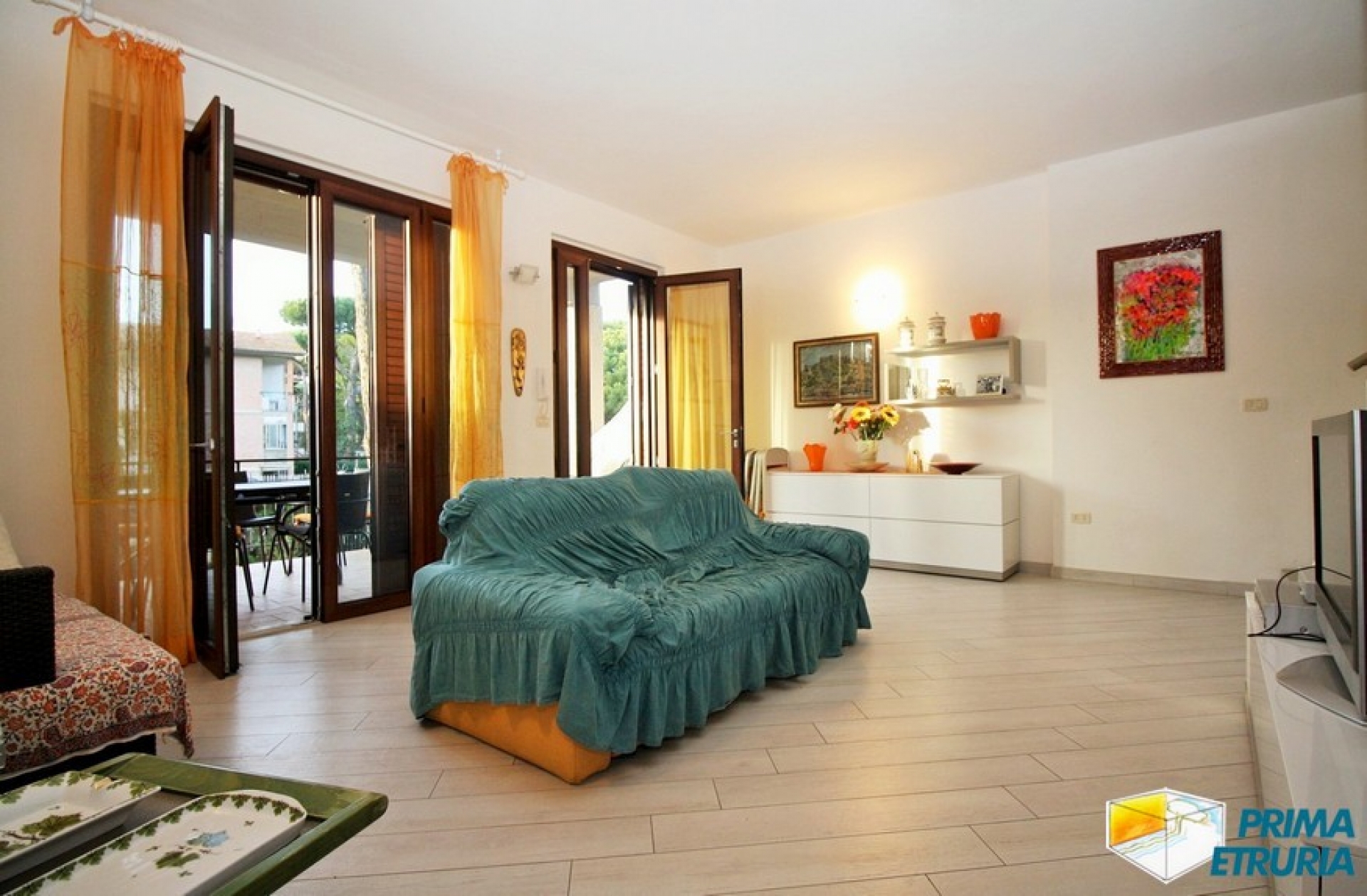 FANTASTICA VILLA CON GIARDINO E POSTO AUTO - ZONA CENTRO - ( V18 )