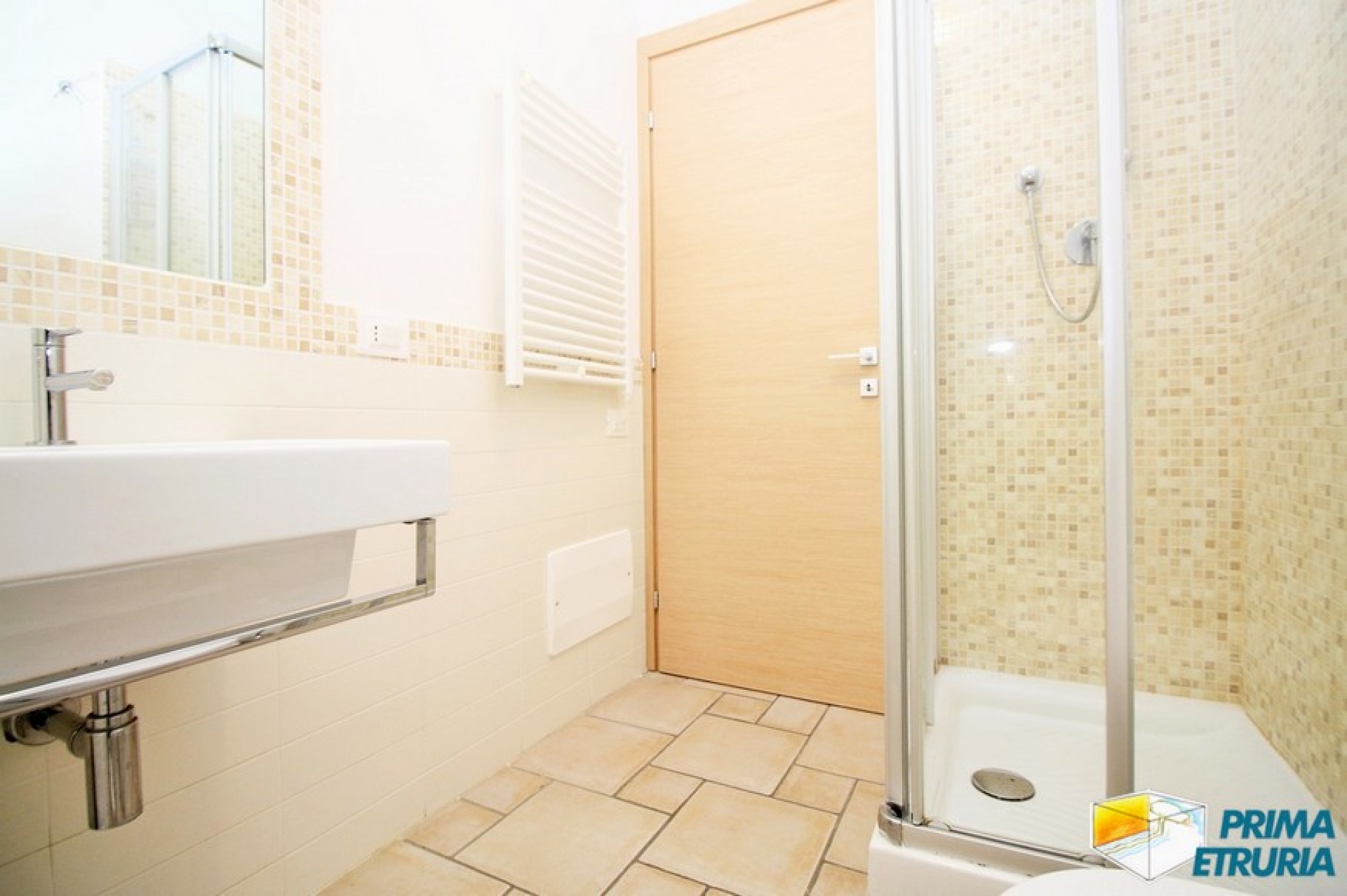 FANTASTICO BILOCALE CON AMPIA TERRAZZA - ZONA ROSMARINA -