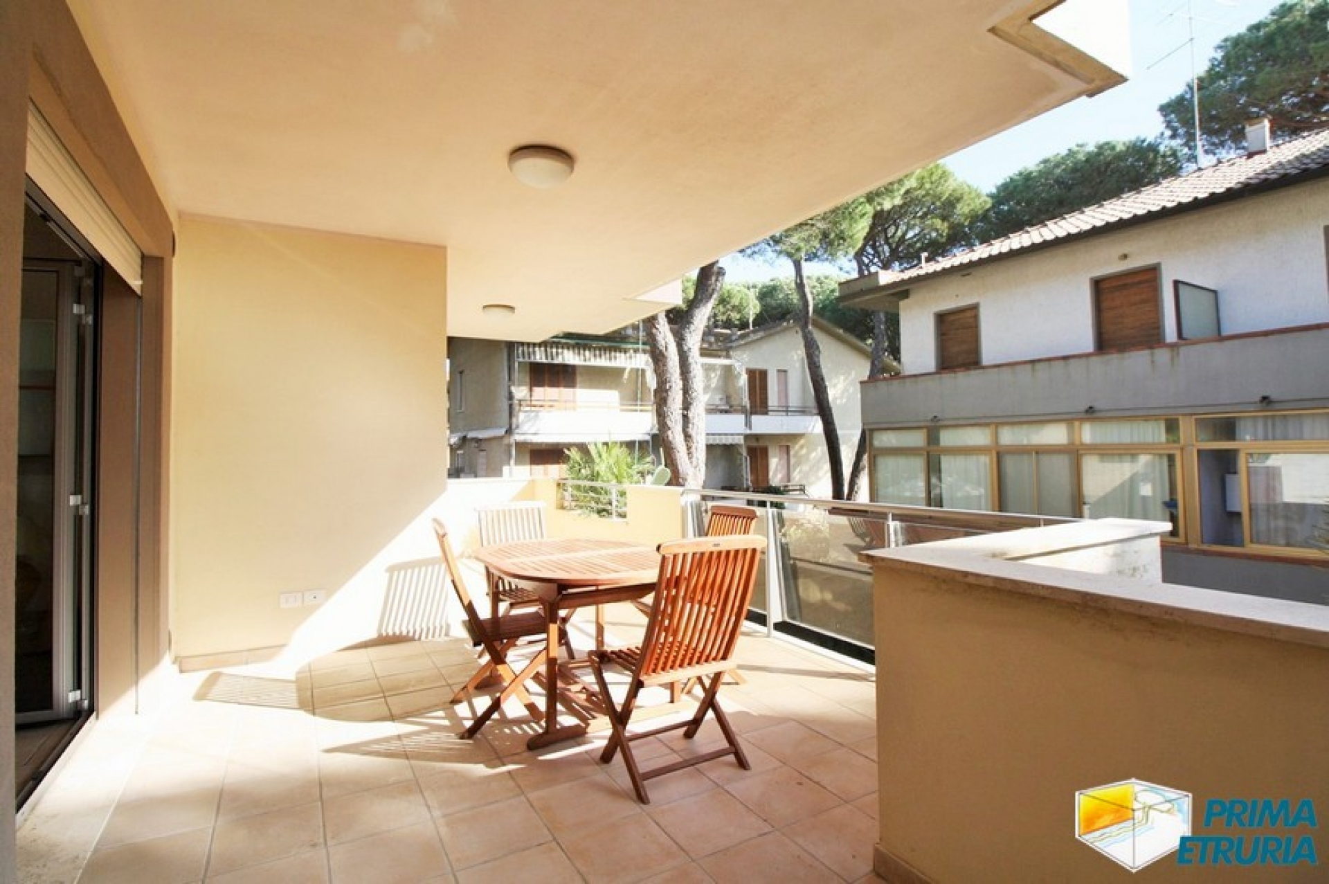 FANTASTICO BILOCALE CON AMPIA TERRAZZA - ZONA ROSMARINA -