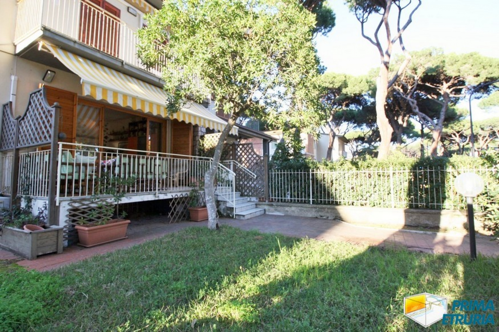 BELLISSIMA VILLETTA A SCHIERA IN VIA DELLA LAVANDA - ZONA ROSMARINA -