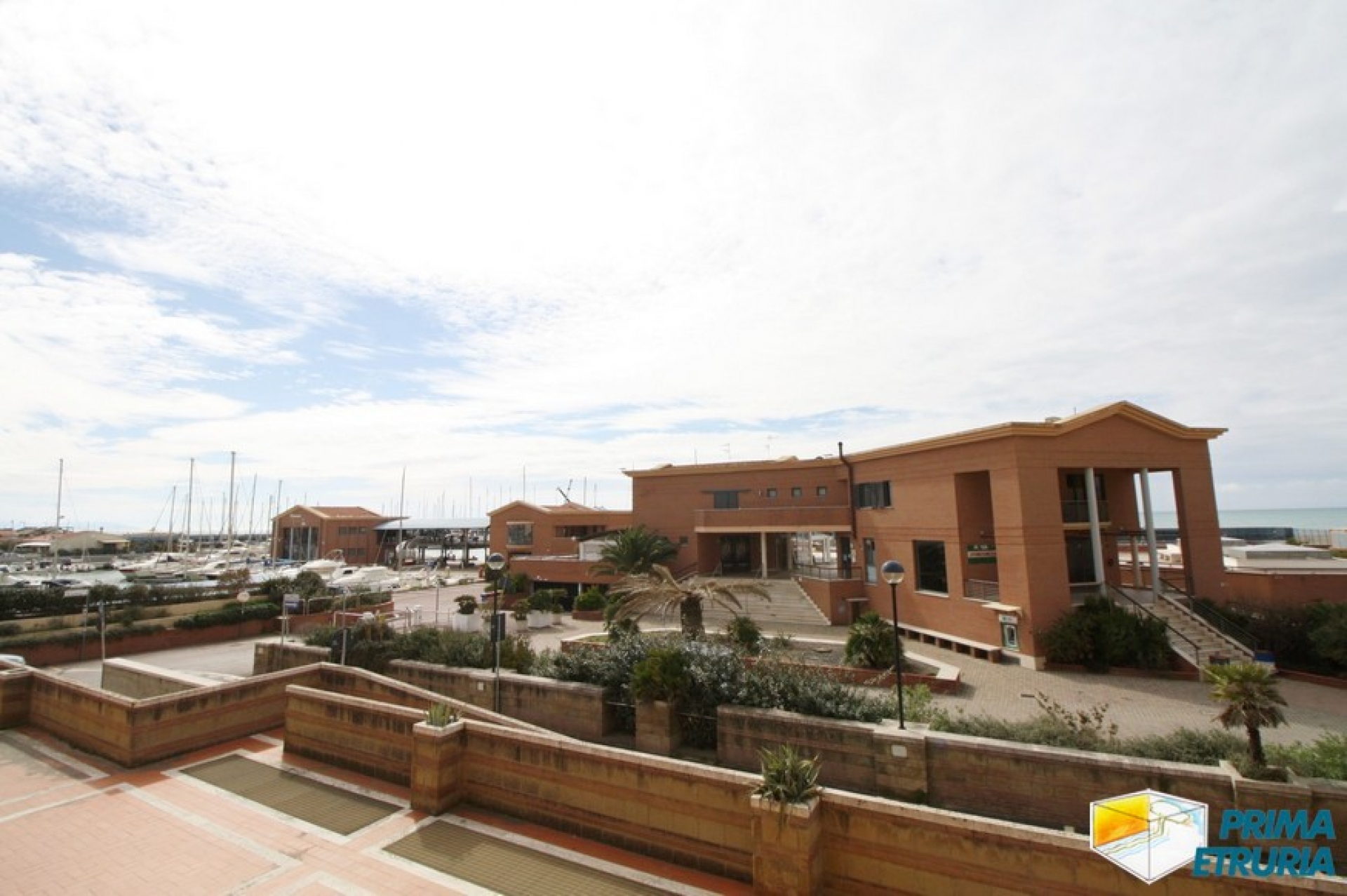 BILOCALE VISTA MARE - ZONA CENTRO -