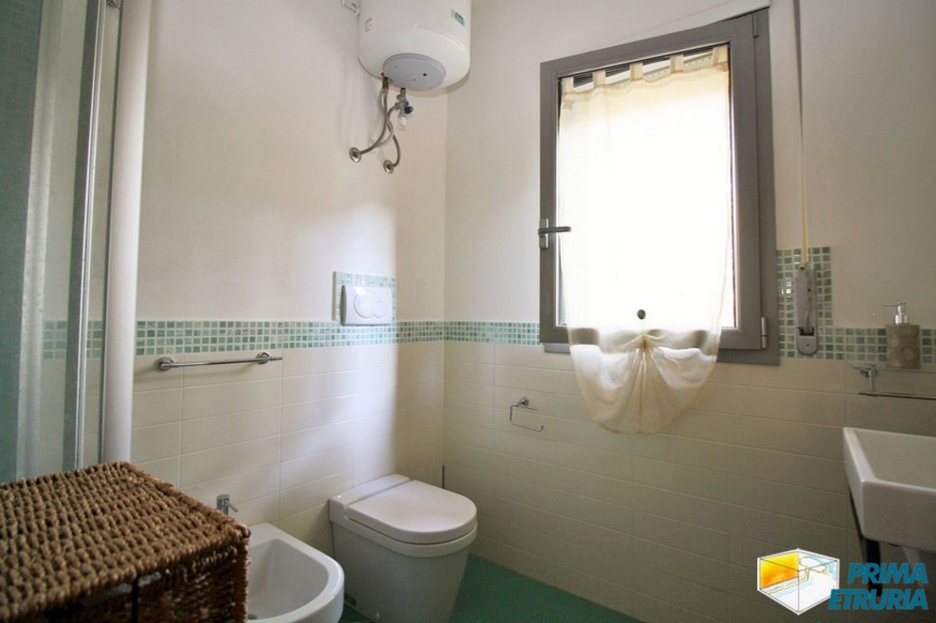 FANTASTICO BILOCALE CON AMPIA TERRAZZA - ZONA ROSMARINA -