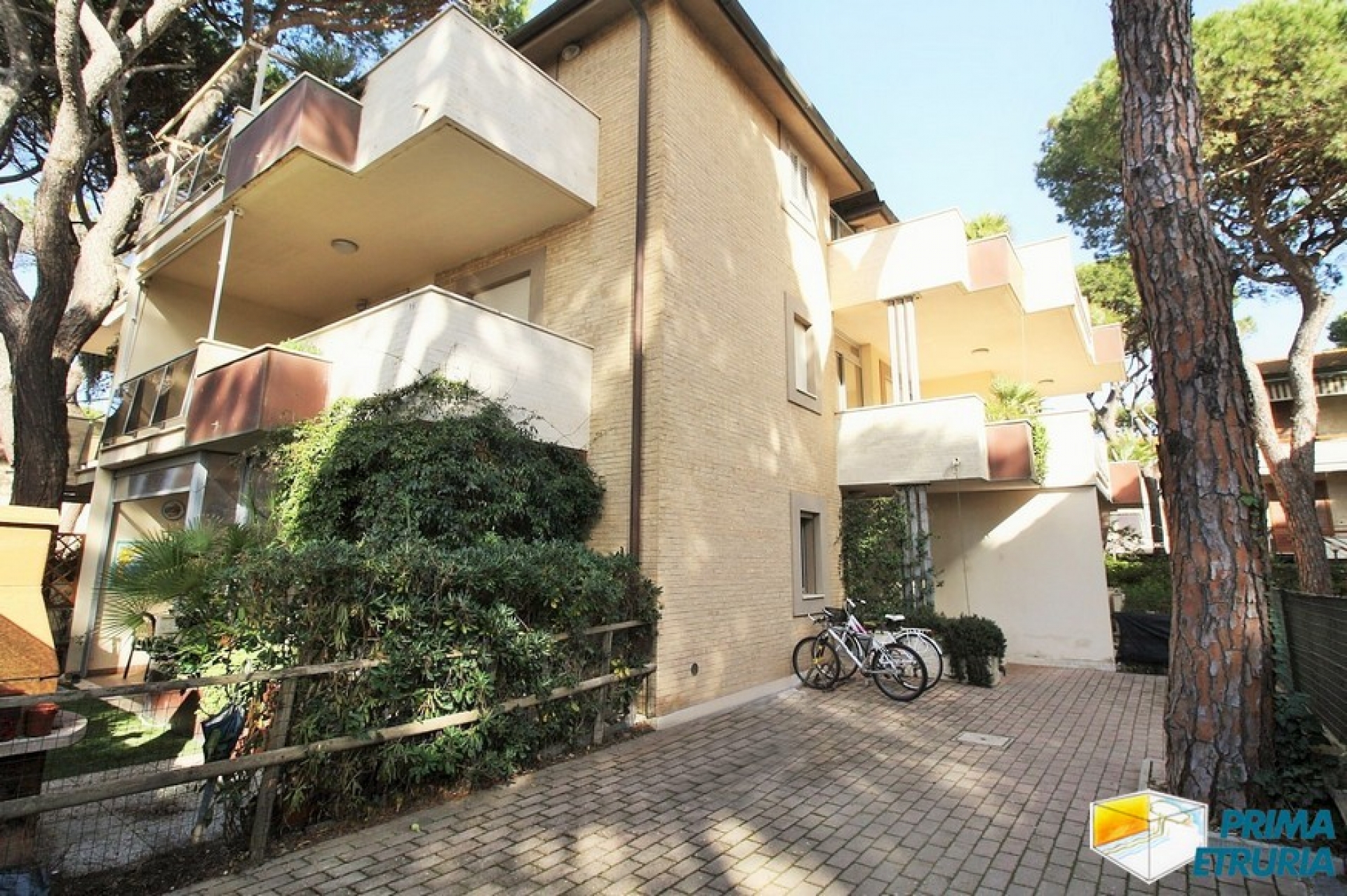 FANTASTICO BILOCALE CON AMPIA TERRAZZA - ZONA ROSMARINA -