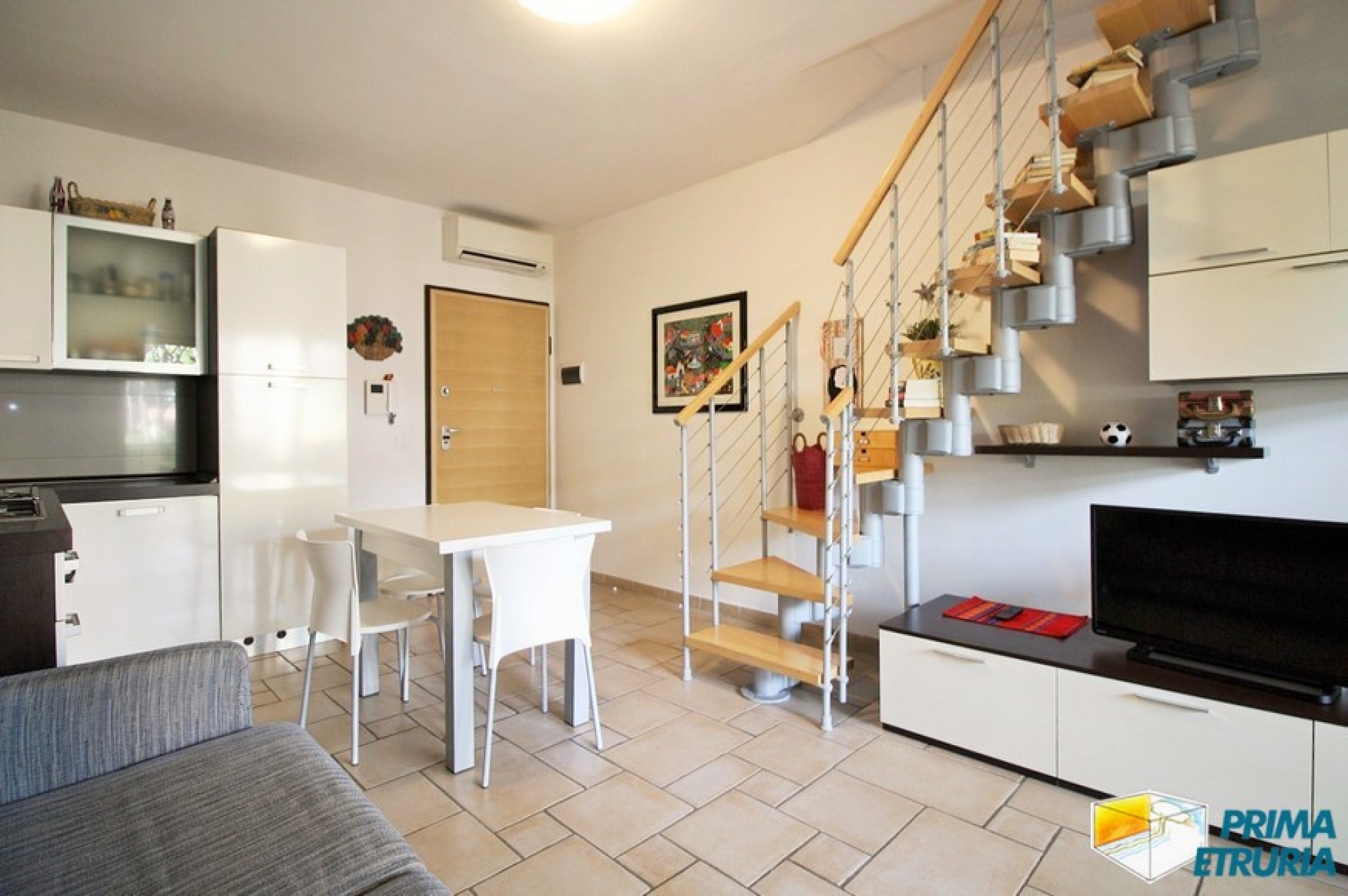 FANTASTICO BILOCALE CON AMPIA TERRAZZA - ZONA ROSMARINA -