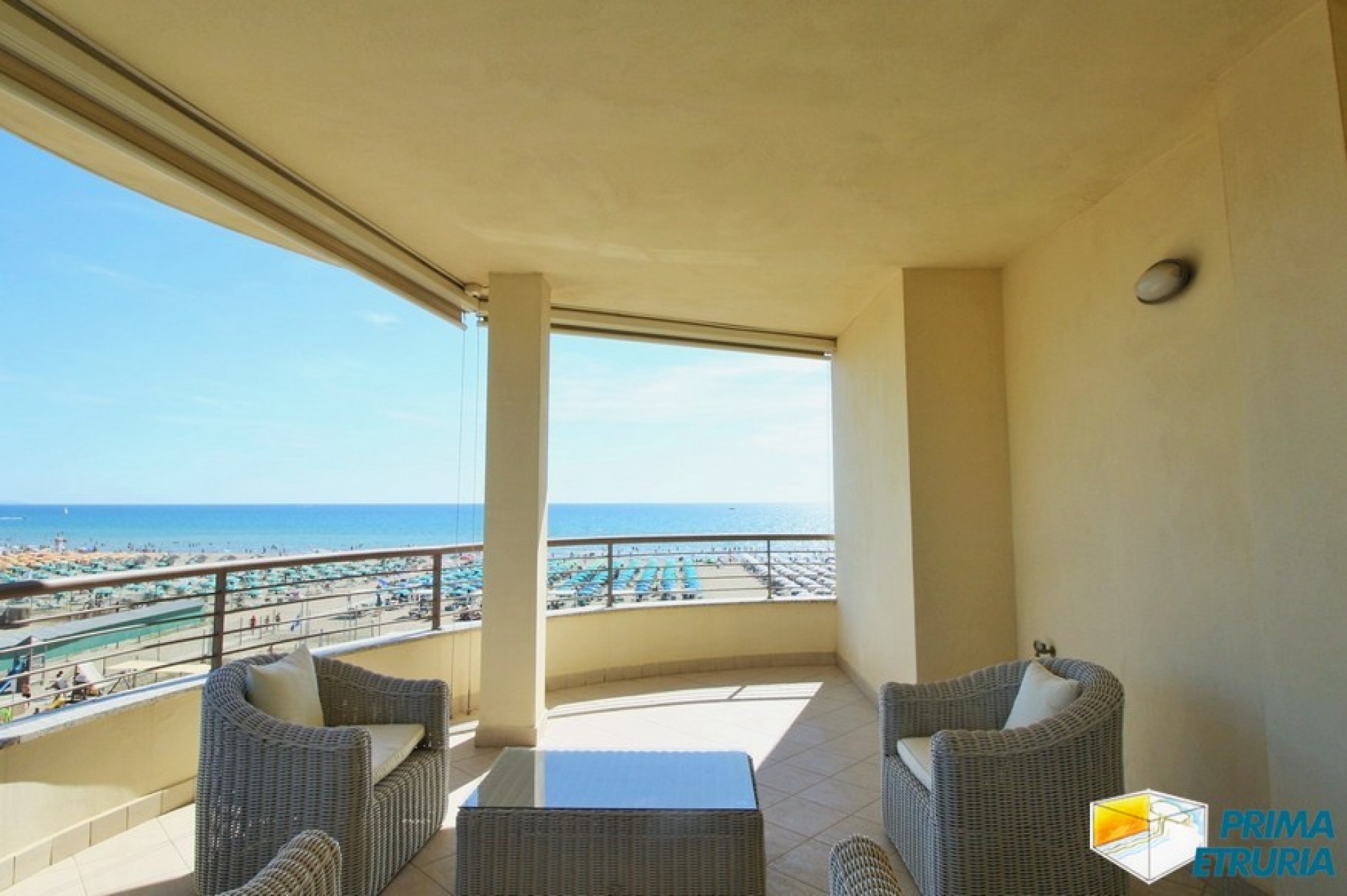 FANTASTICO TRILOCALE FRONTE MARE - ZONA CENTRALE -