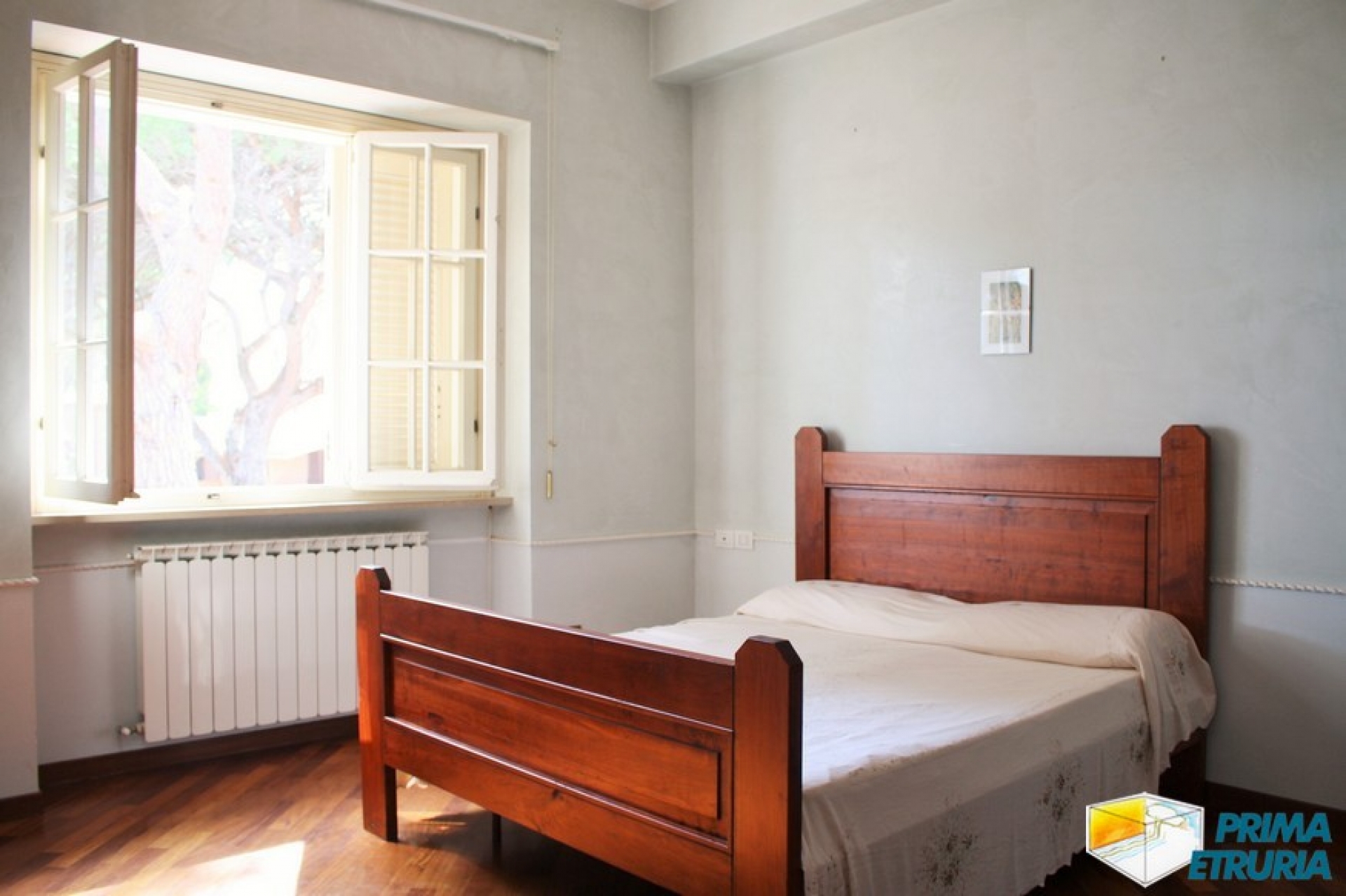 SPLENDIDA VILLA CON AMPIO GIARDINO - ZONA ROSMARINA -