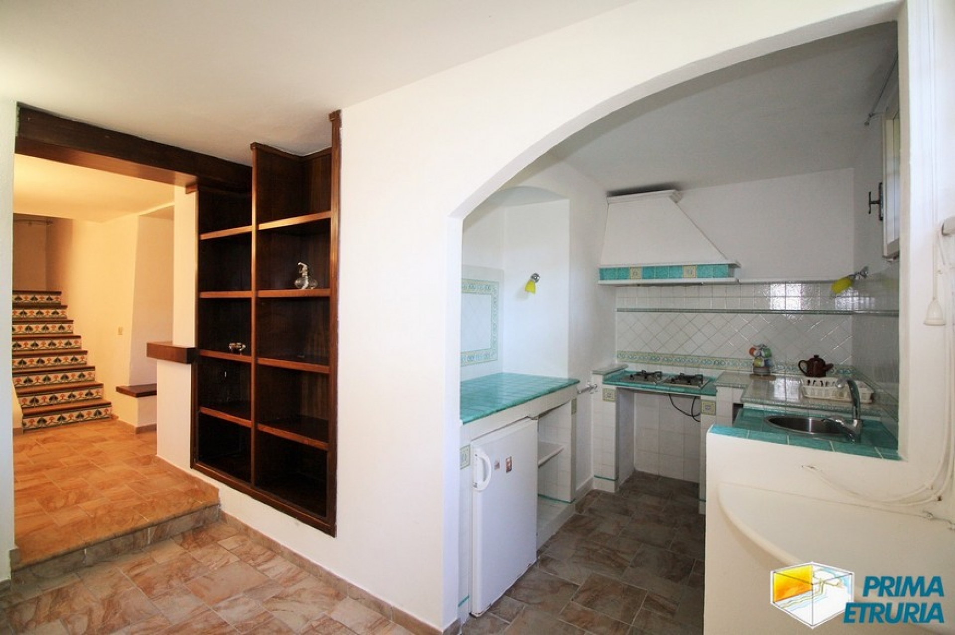 SPLENDIDA VILLA CON AMPIO GIARDINO - ZONA ROSMARINA -