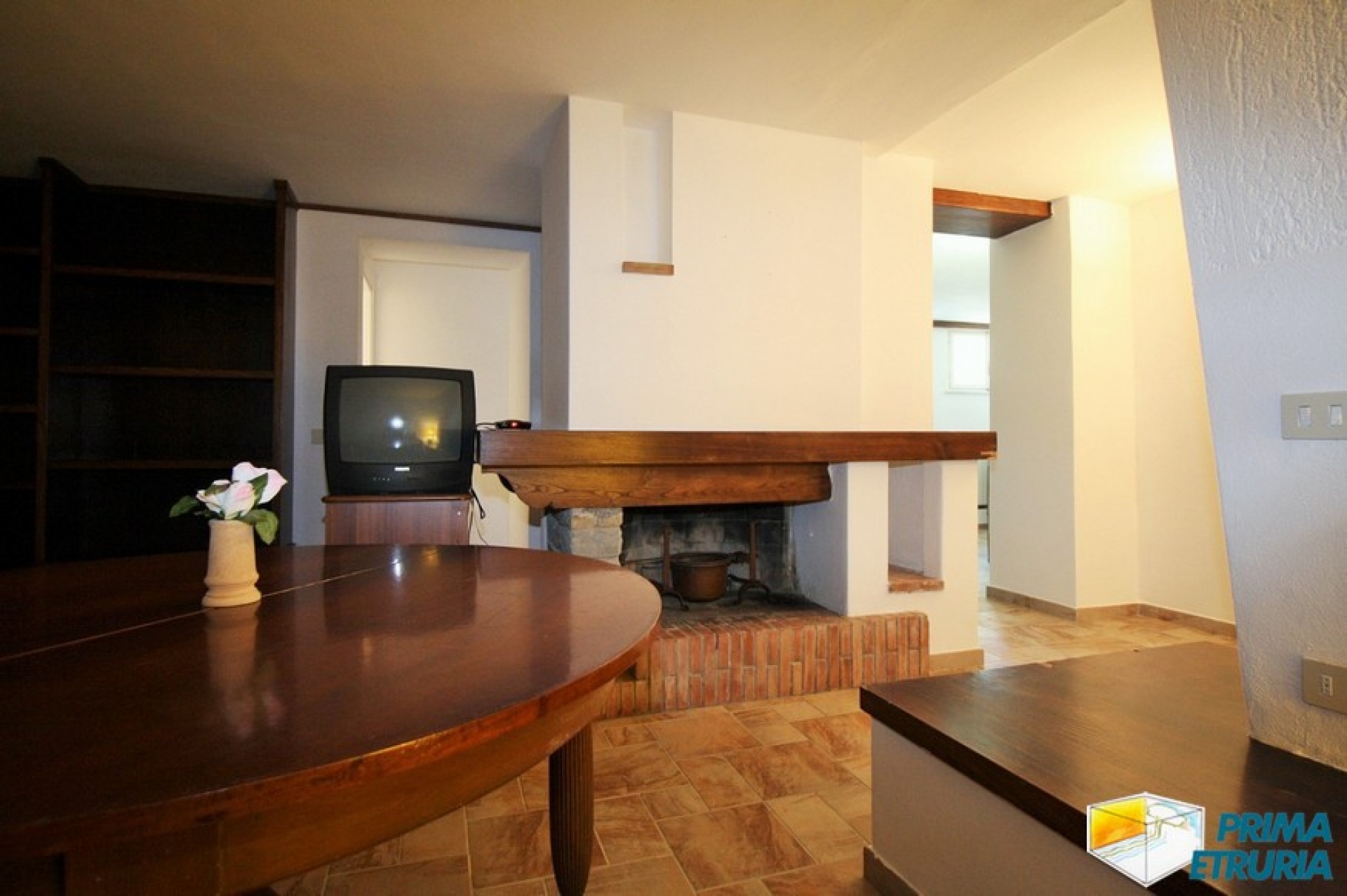SPLENDIDA VILLA CON AMPIO GIARDINO - ZONA ROSMARINA -