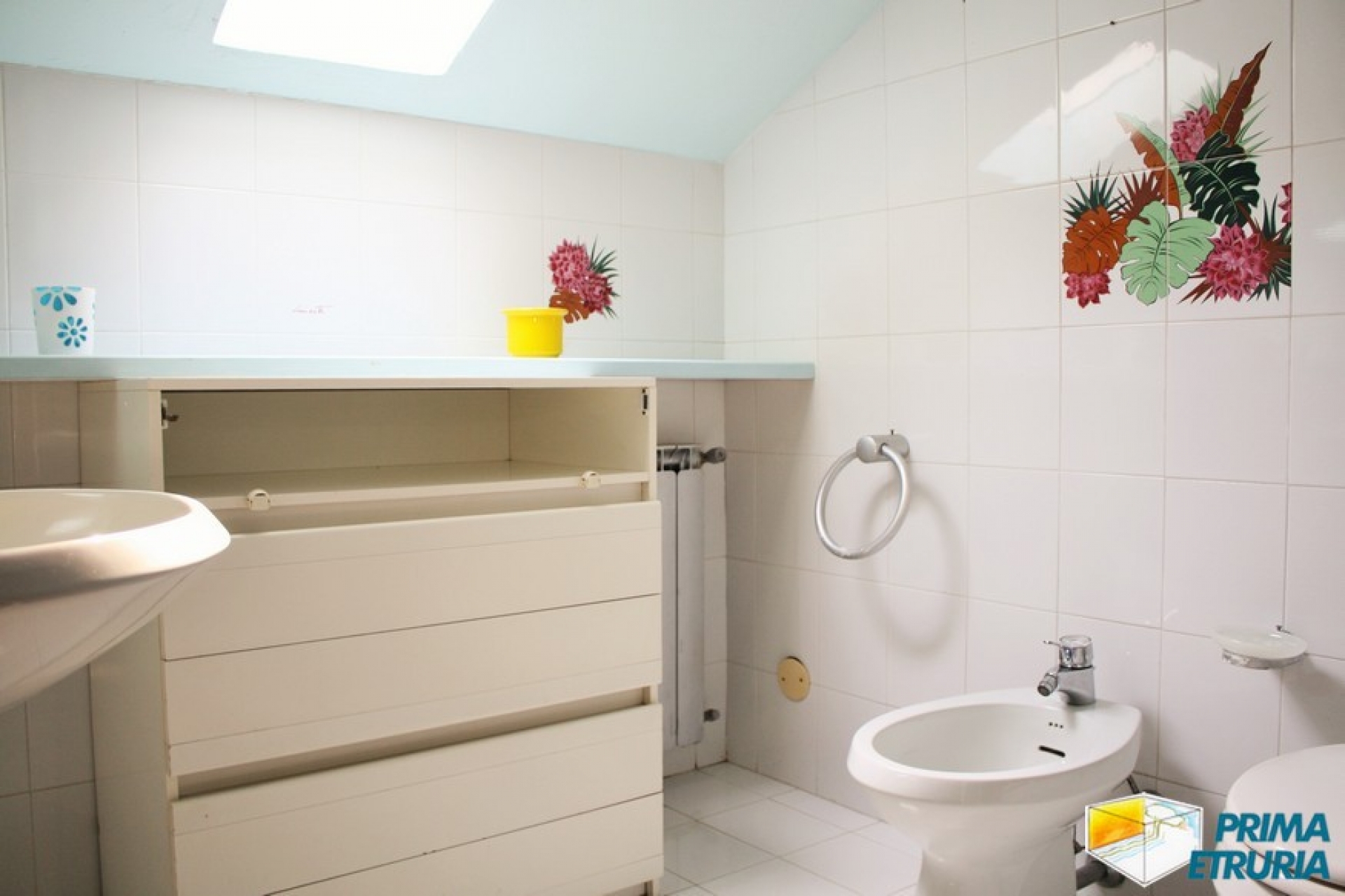 SPLENDIDA VILLA CON AMPIO GIARDINO - ZONA ROSMARINA -