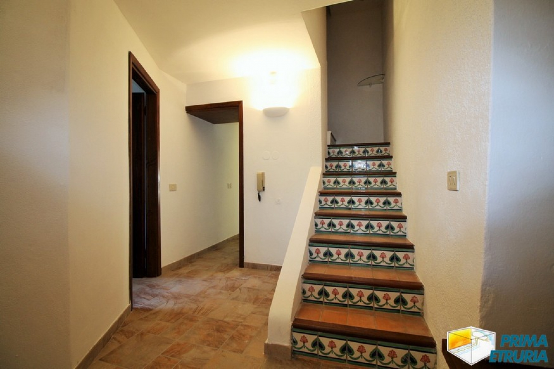 SPLENDIDA VILLA CON AMPIO GIARDINO - ZONA ROSMARINA -