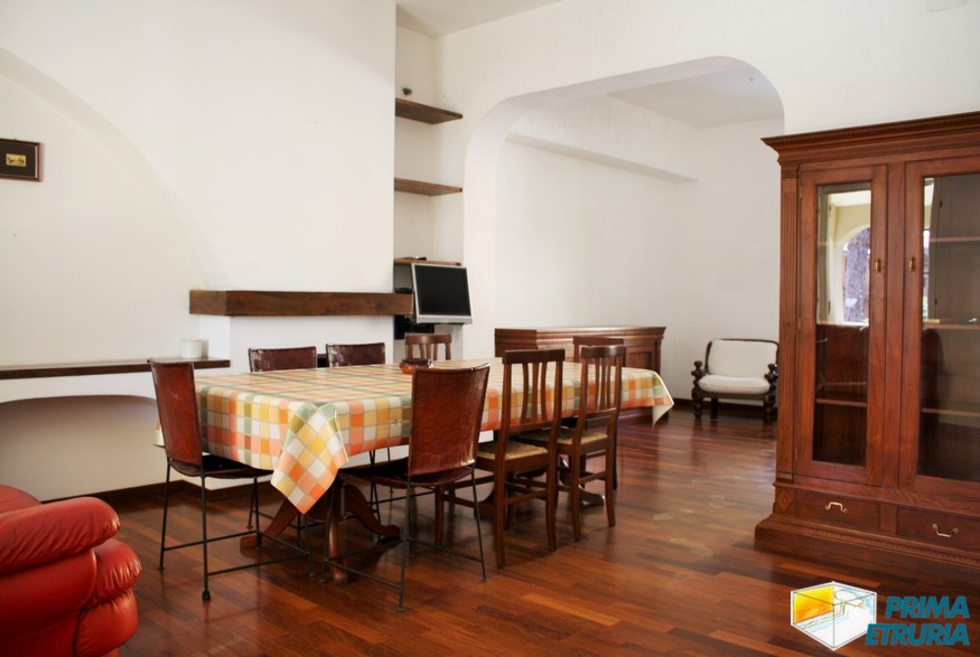 SPLENDIDA VILLA CON AMPIO GIARDINO - ZONA ROSMARINA -