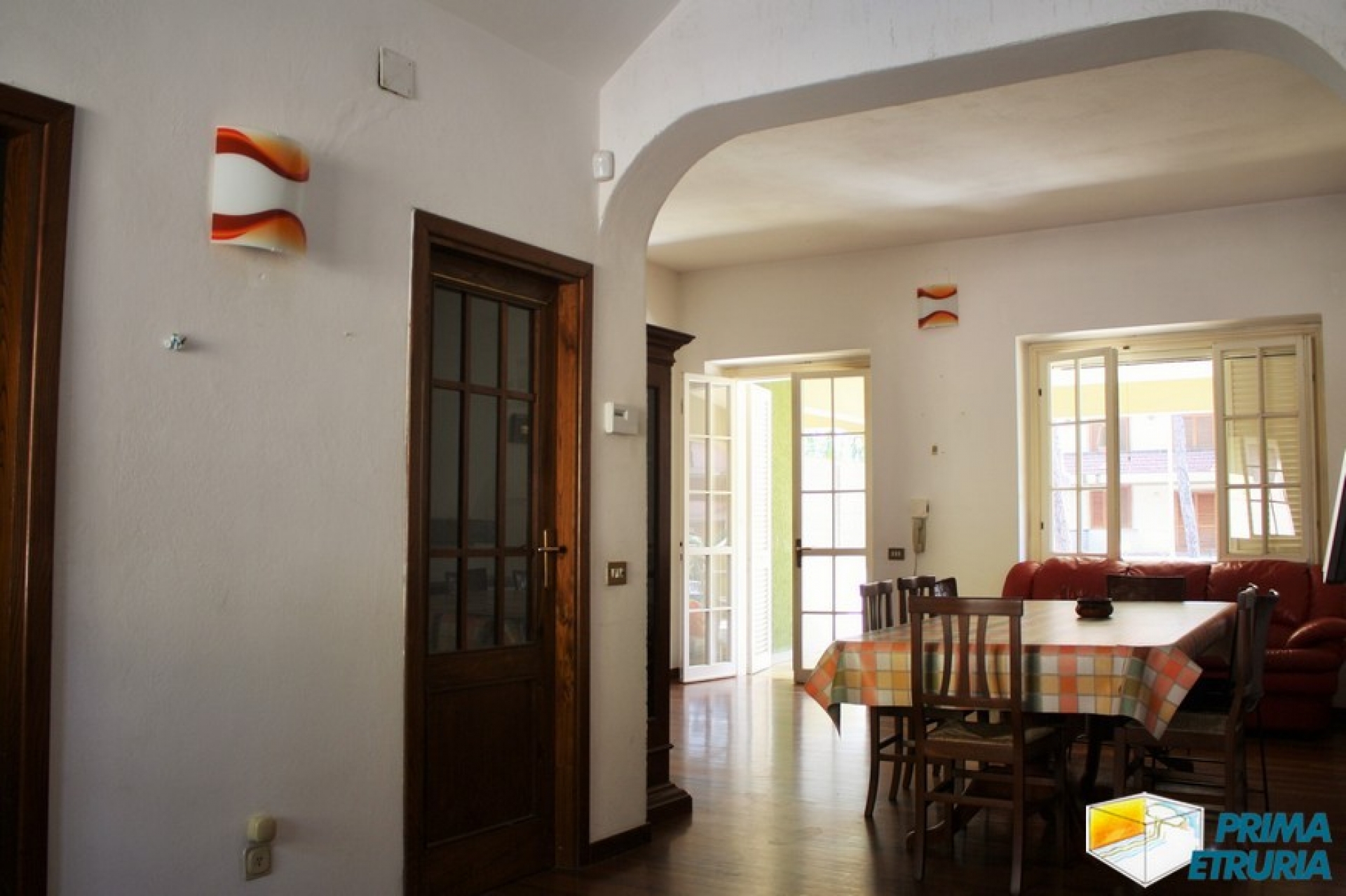 SPLENDIDA VILLA CON AMPIO GIARDINO - ZONA ROSMARINA -