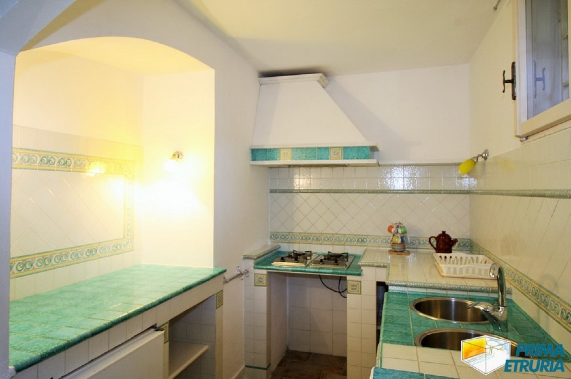 SPLENDIDA VILLA CON AMPIO GIARDINO - ZONA ROSMARINA -