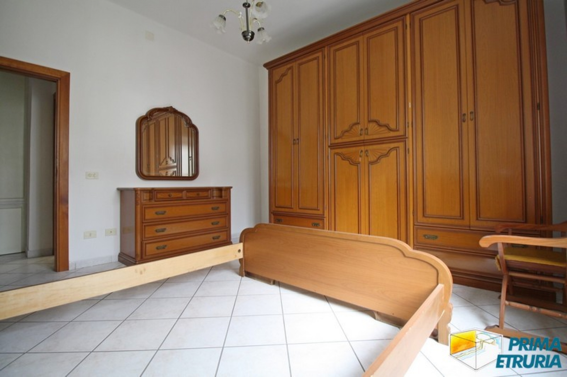 - GROSSETO - AMPIO TRILOCALE CON POSTO AUTO