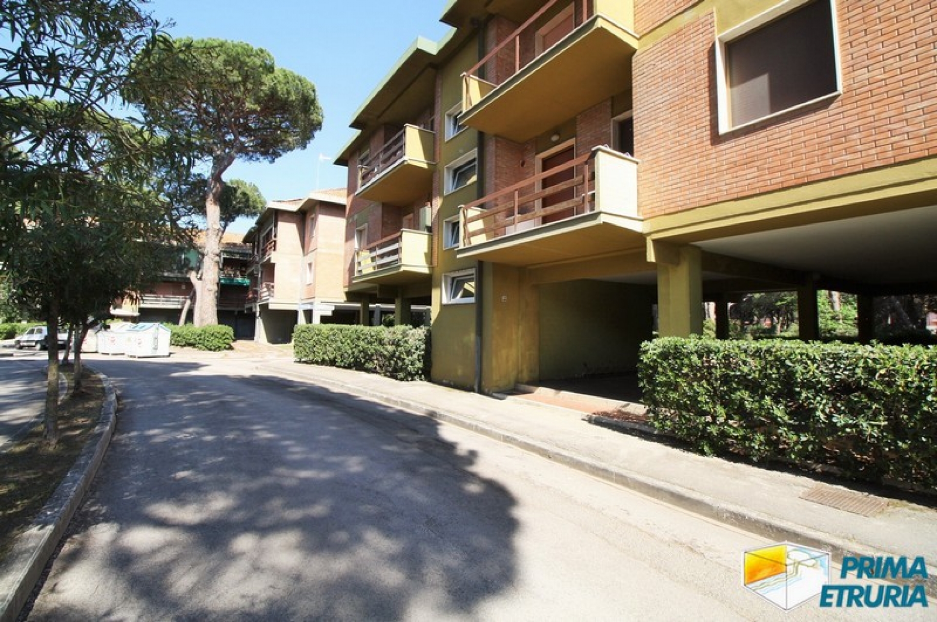AMPIO TRE CAMERE RISTRUTTURATO - ZONA CENTRO -