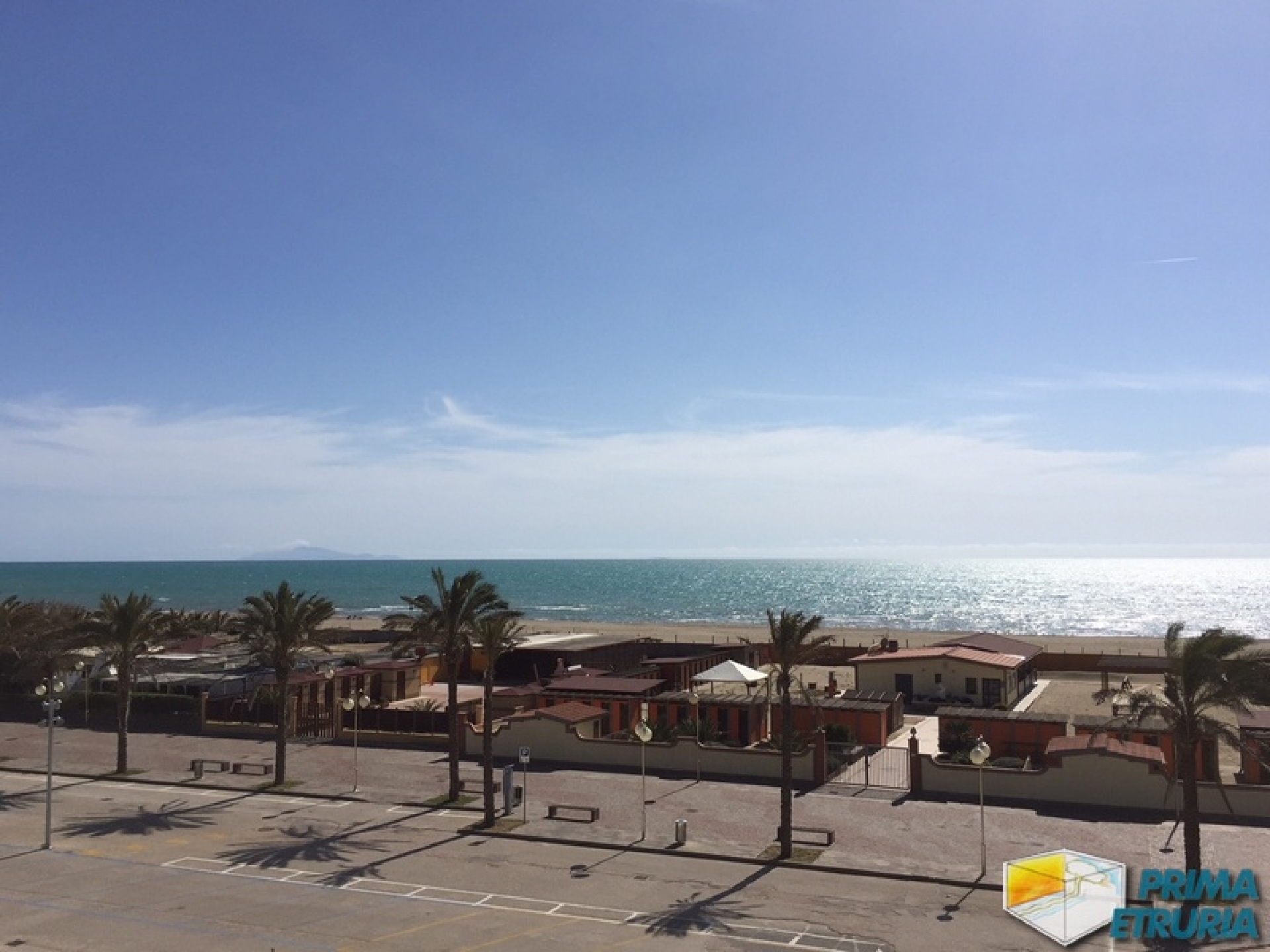 BELLISSIMO TRILOCALE FRONTE MARE - ZONA ROSMARINA -