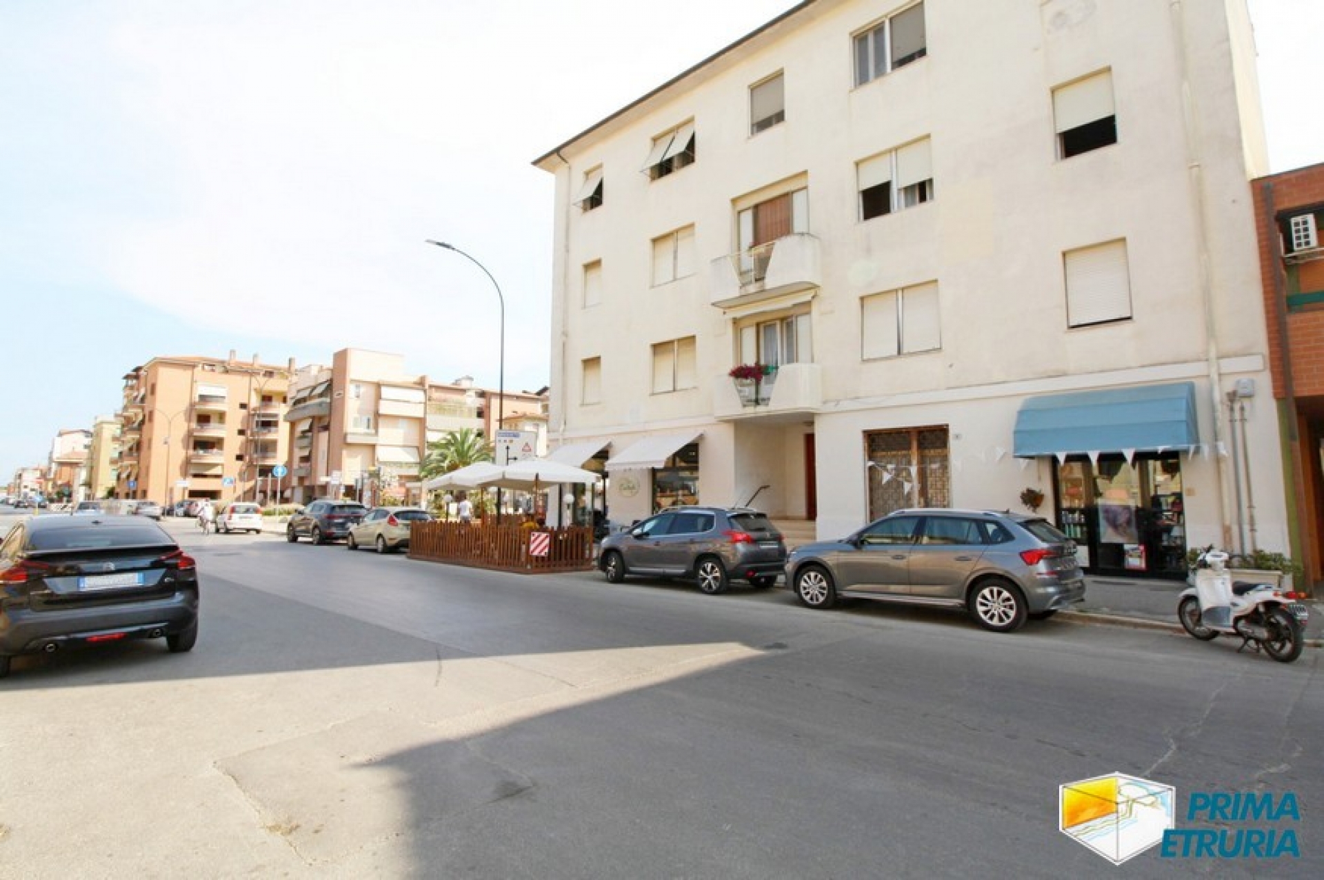 AMPIO TRILOCALE A DUE PASSI DAL MARE - ZONA CENTRO -