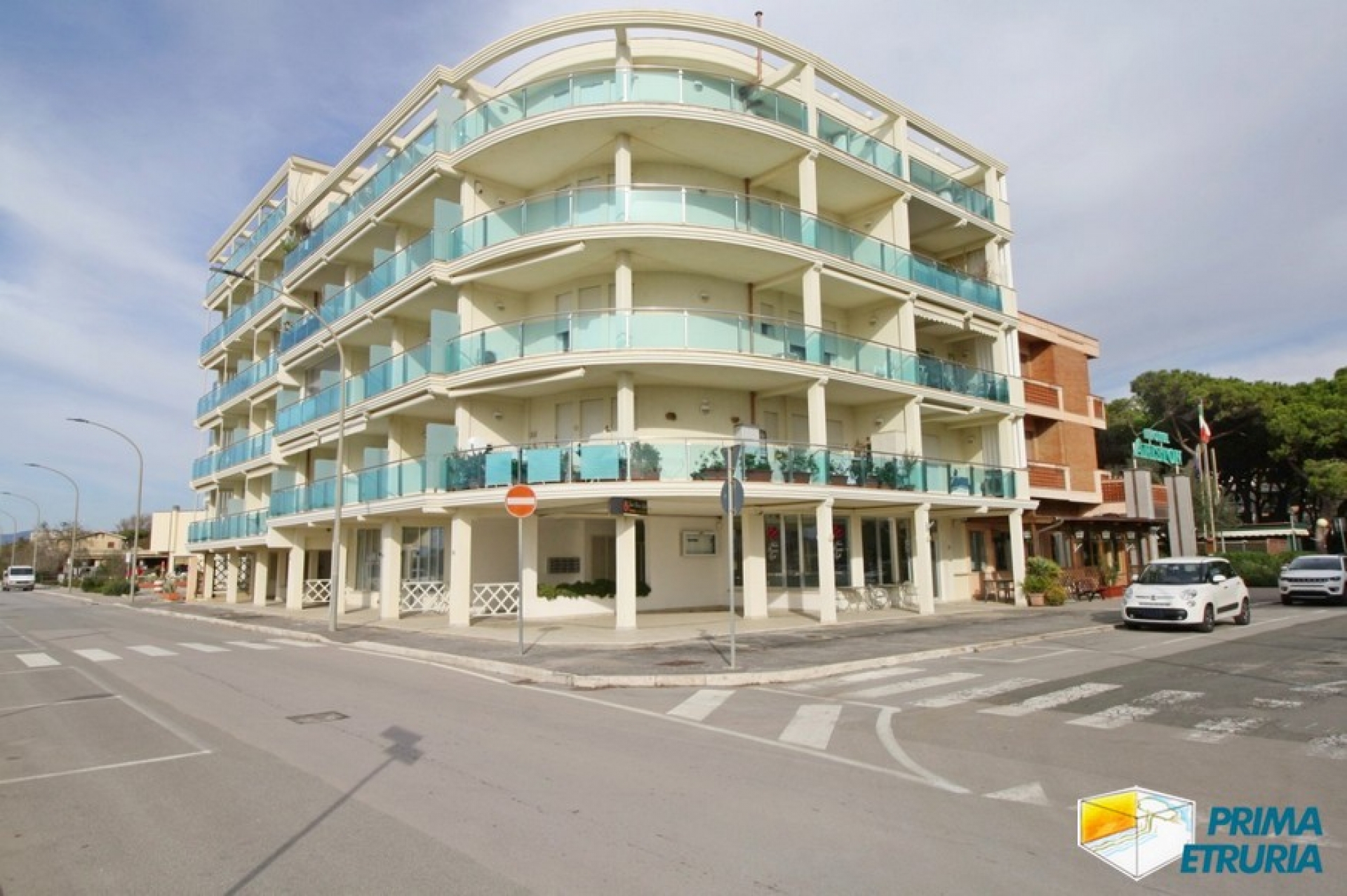 Esclusivo Trilocale Vista Mare a Marina di Grosseto: Eleganza e Comfort a Due Passi dalla Spiaggia - ZONA ROSMARINA -