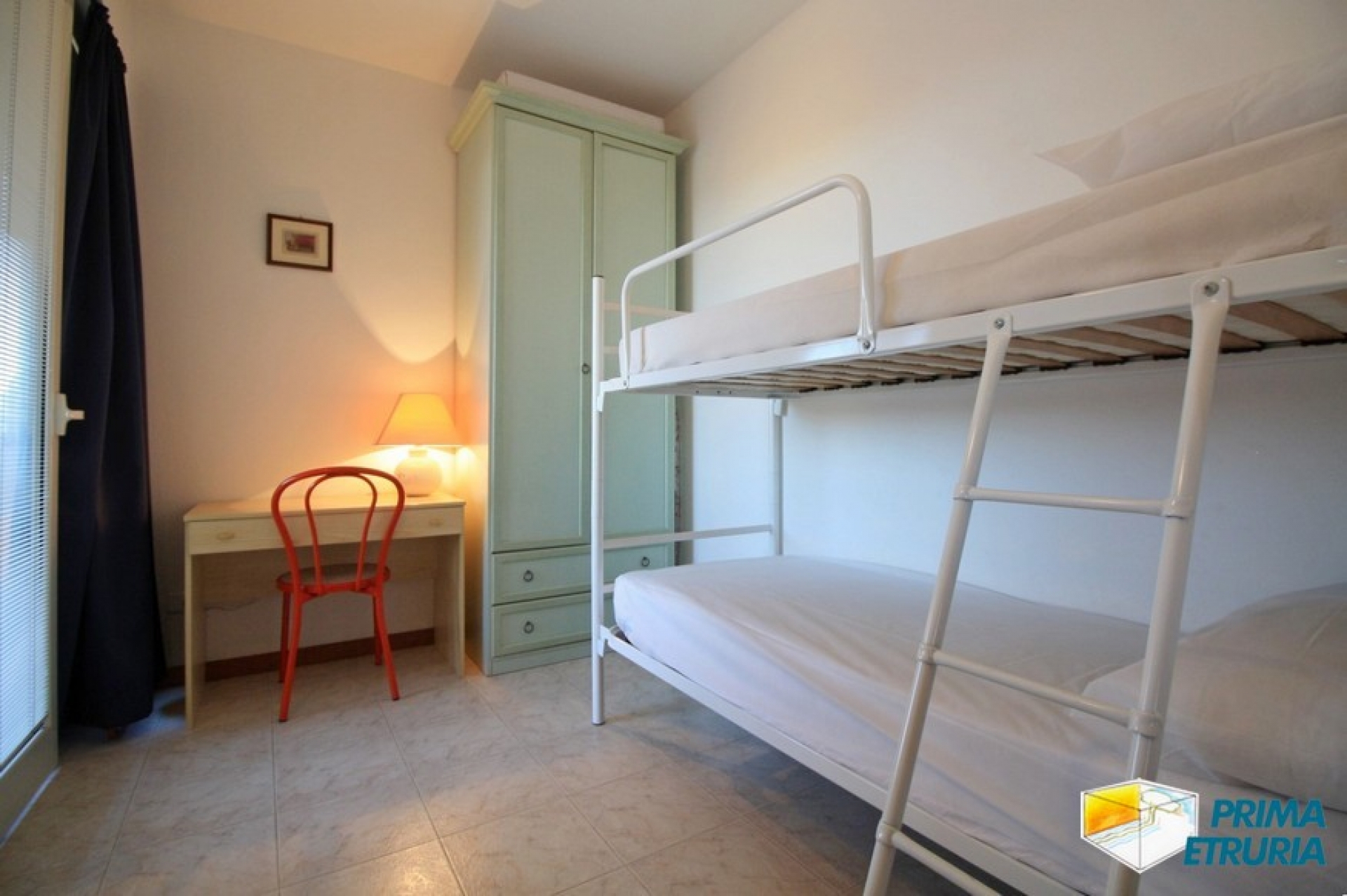 TRILOCALE CON BELLISSIMA VISTA LATERALE SUL MARE - ZONA CENTRO -