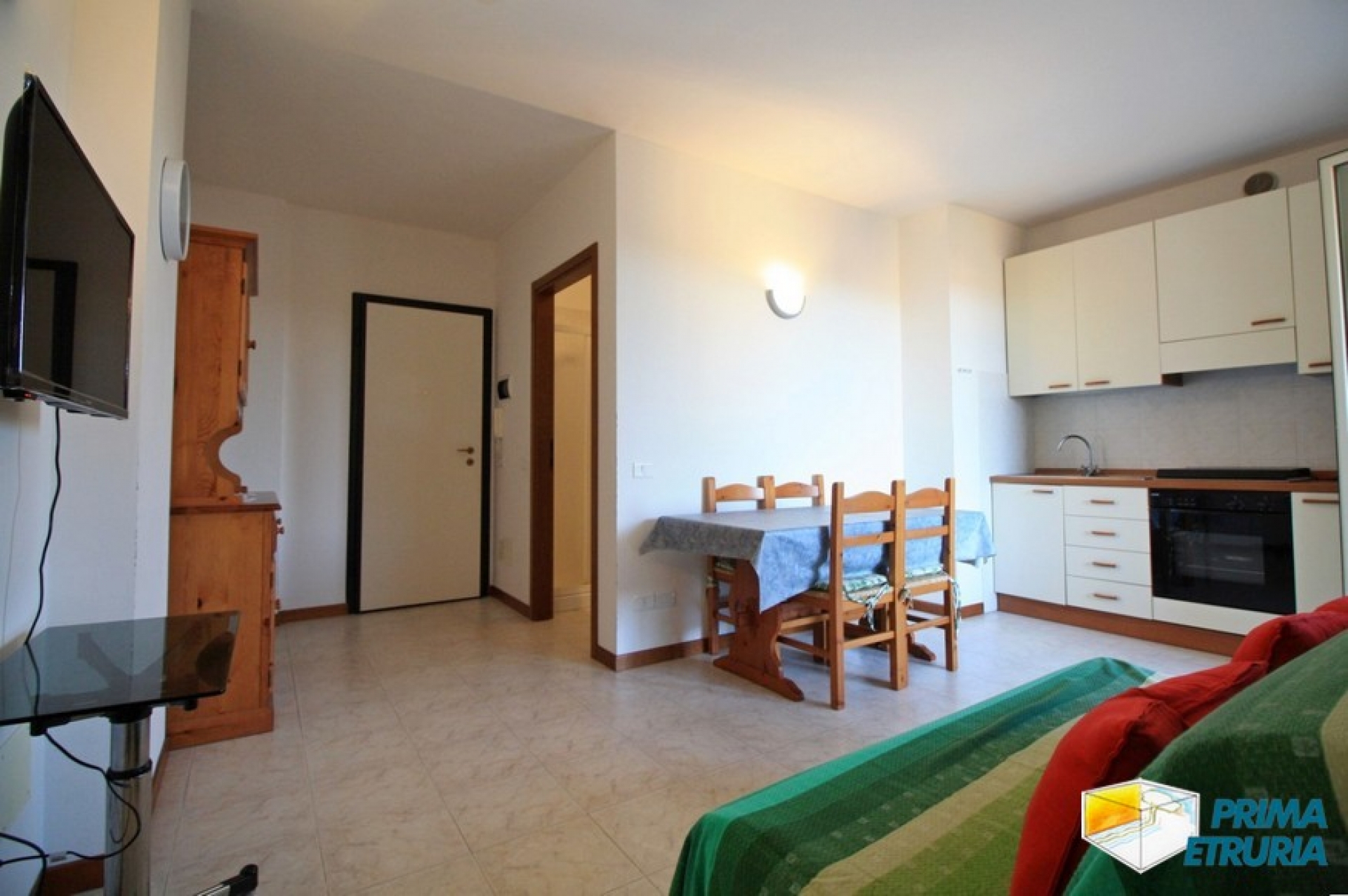 TRILOCALE CON BELLISSIMA VISTA LATERALE SUL MARE - ZONA CENTRO -