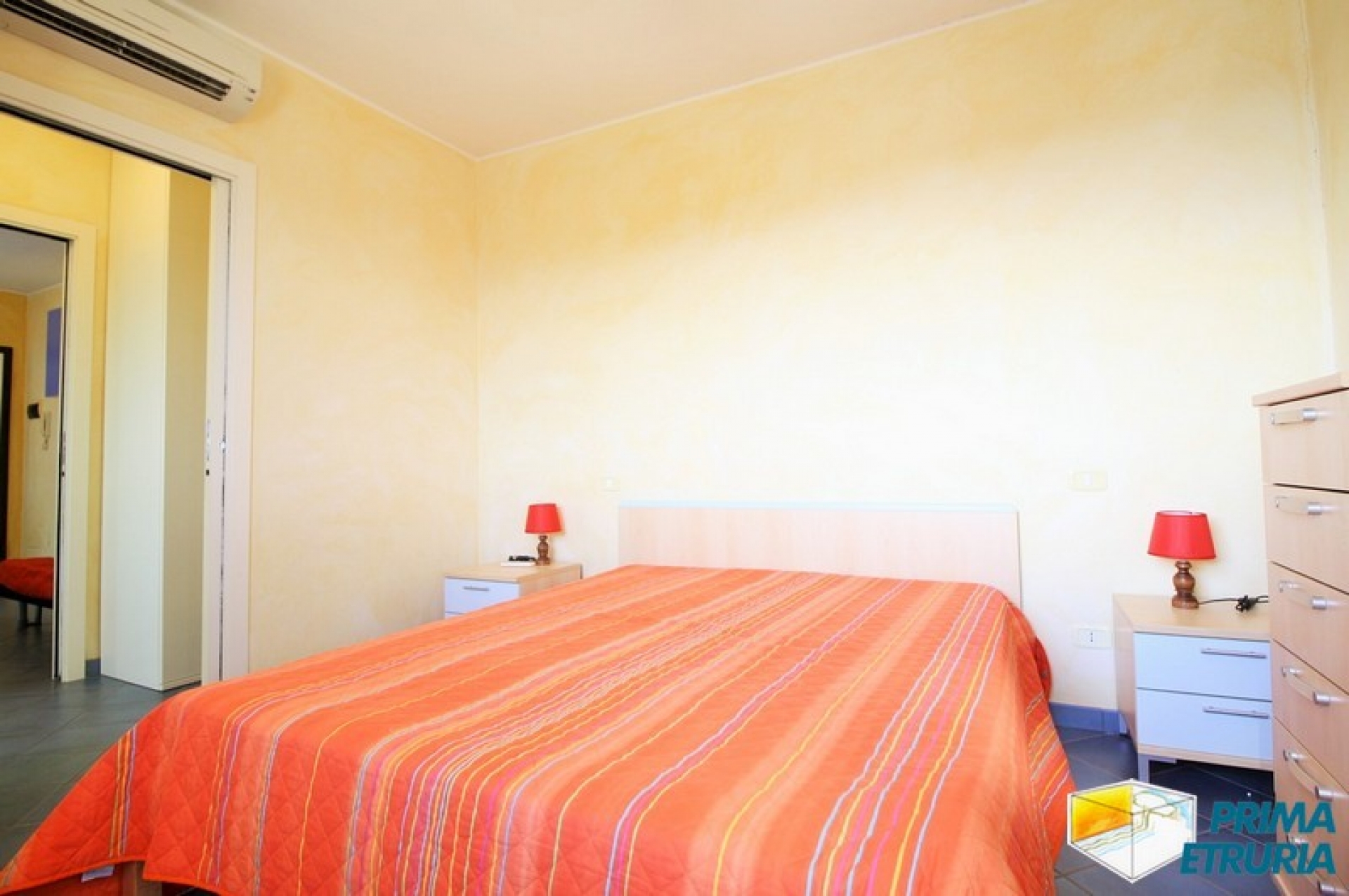 Attico su due livelli con ampie terrazze vista mare - ZONA CENTRO -