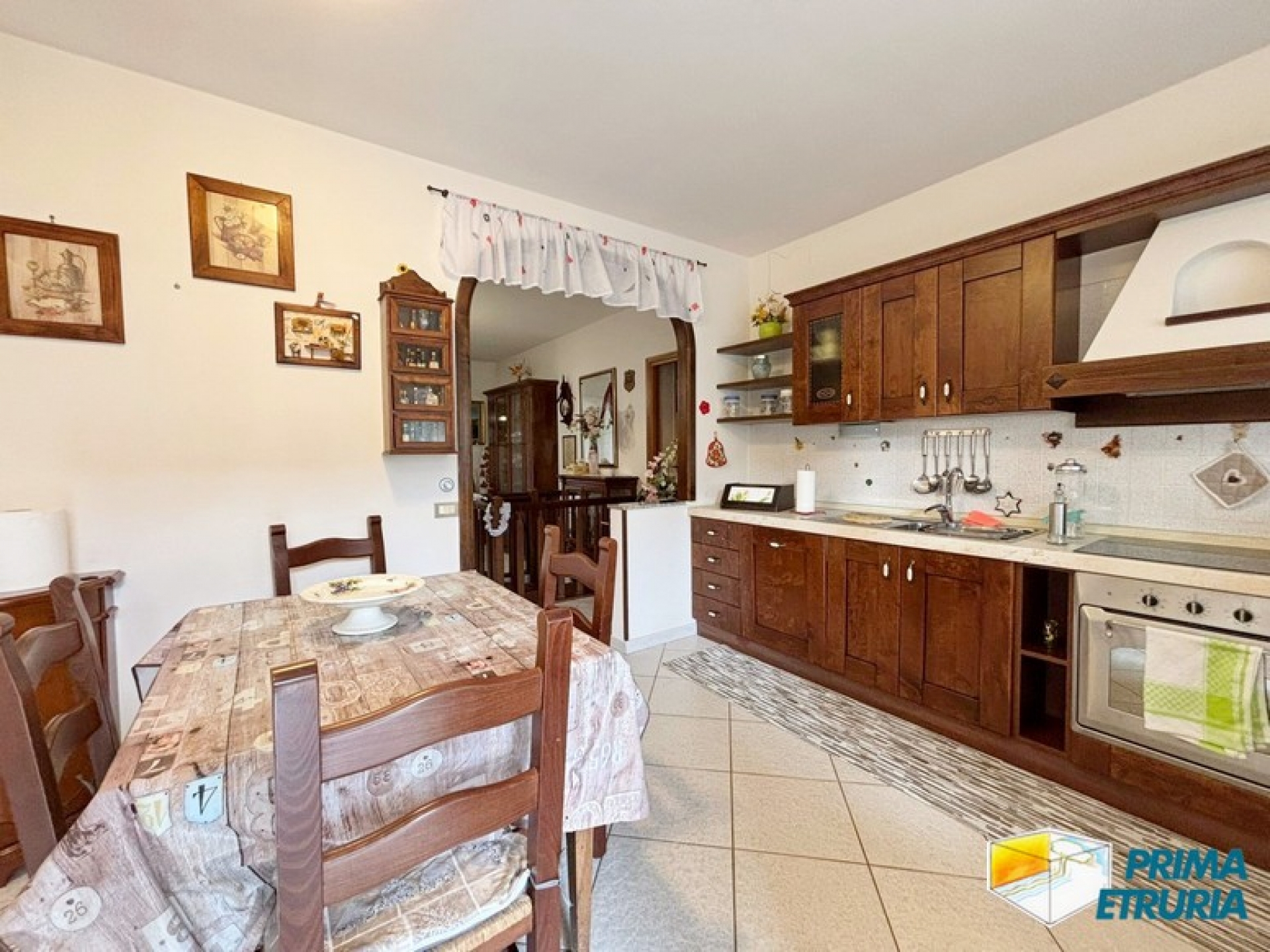 Ampio appartamento con giardino privato e veranda coperta a pochi passi dal mare - ZONA TOMBOLO - - MARINA DI GROSSETO