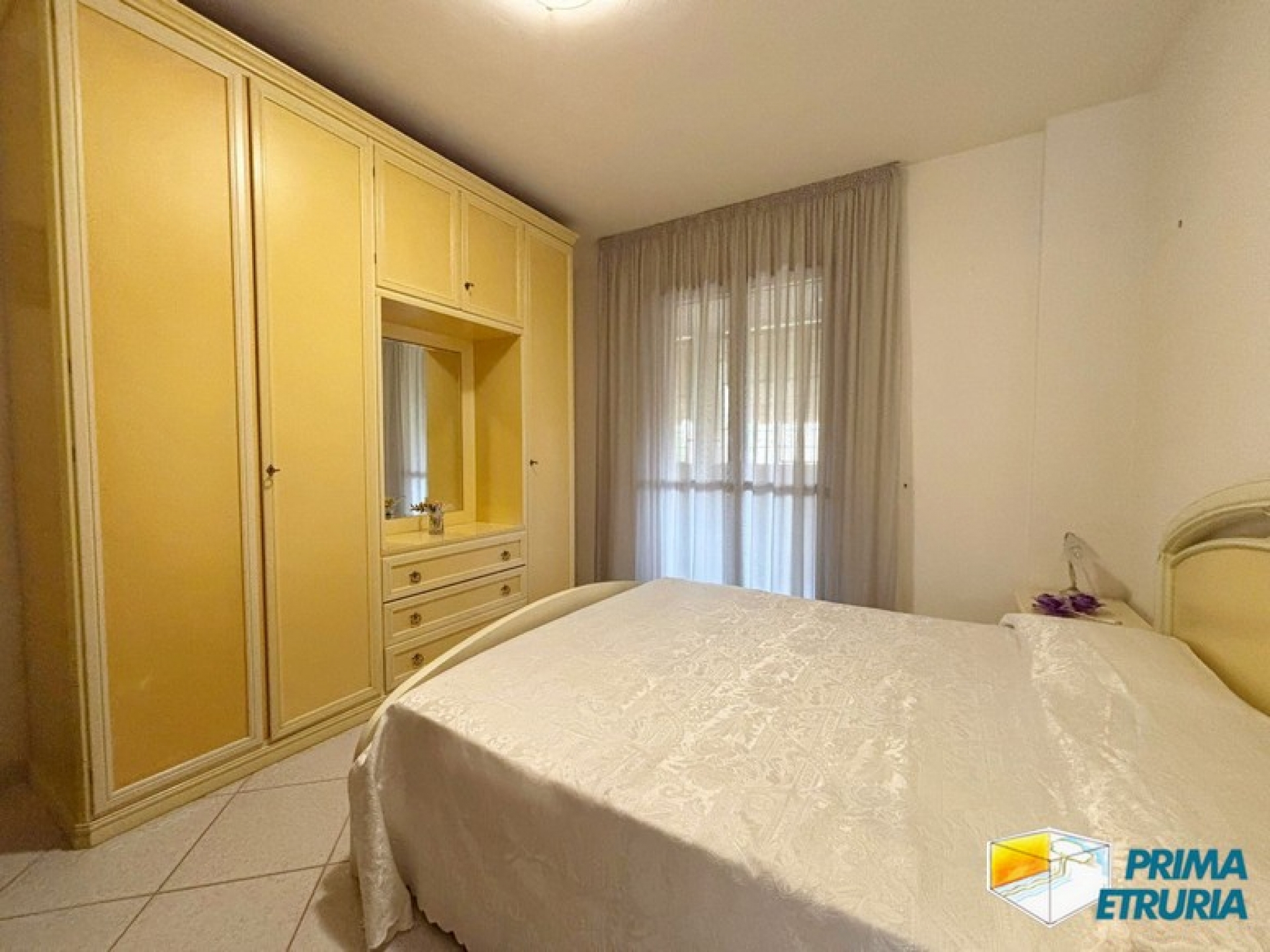 Ampio appartamento con giardino privato e veranda coperta a pochi passi dal mare - ZONA TOMBOLO - - MARINA DI GROSSETO