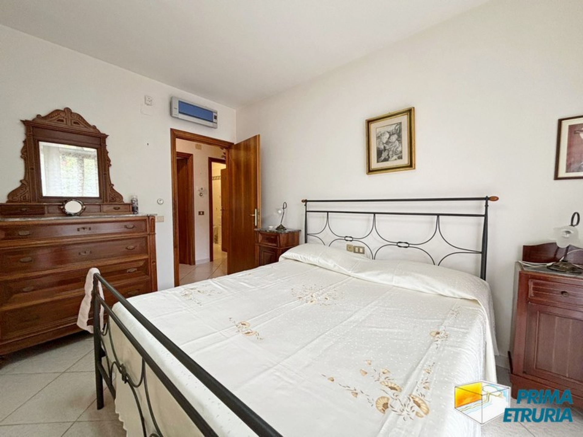 Ampio appartamento con giardino privato e veranda coperta a pochi passi dal mare - ZONA TOMBOLO - - MARINA DI GROSSETO
