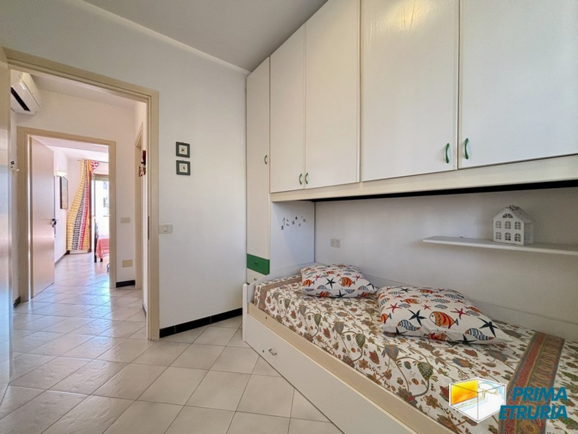 Trilocale con doppio terrazzo a pochi passi dal mare - ZONA CENTRO -