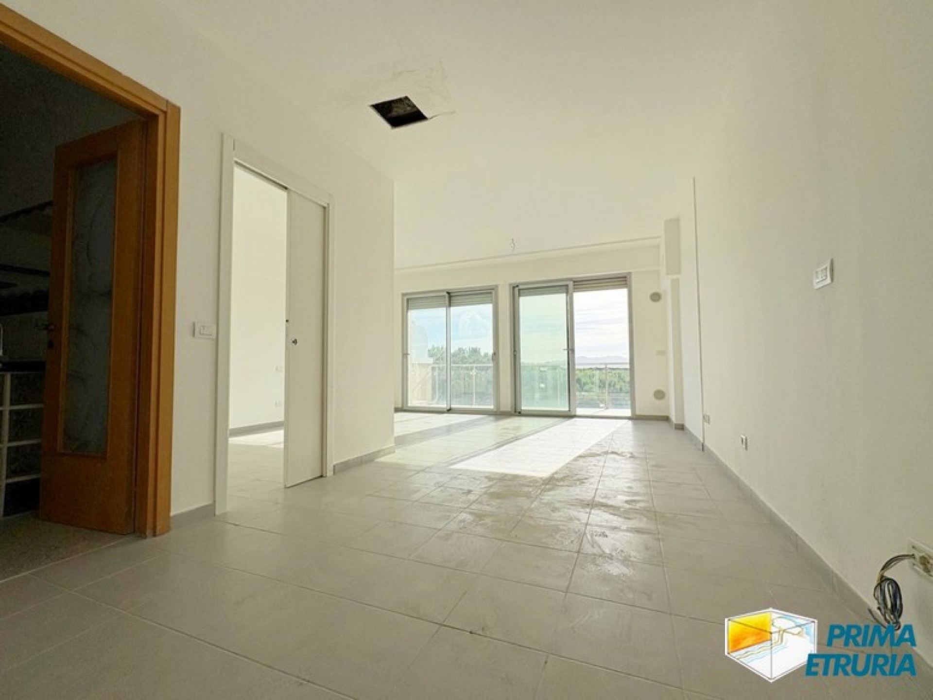 Vista mare mozzafiato dal quinto piano: quota in vendita nella Cooperativa La Tartaruga - ZONA ROSMARINA -