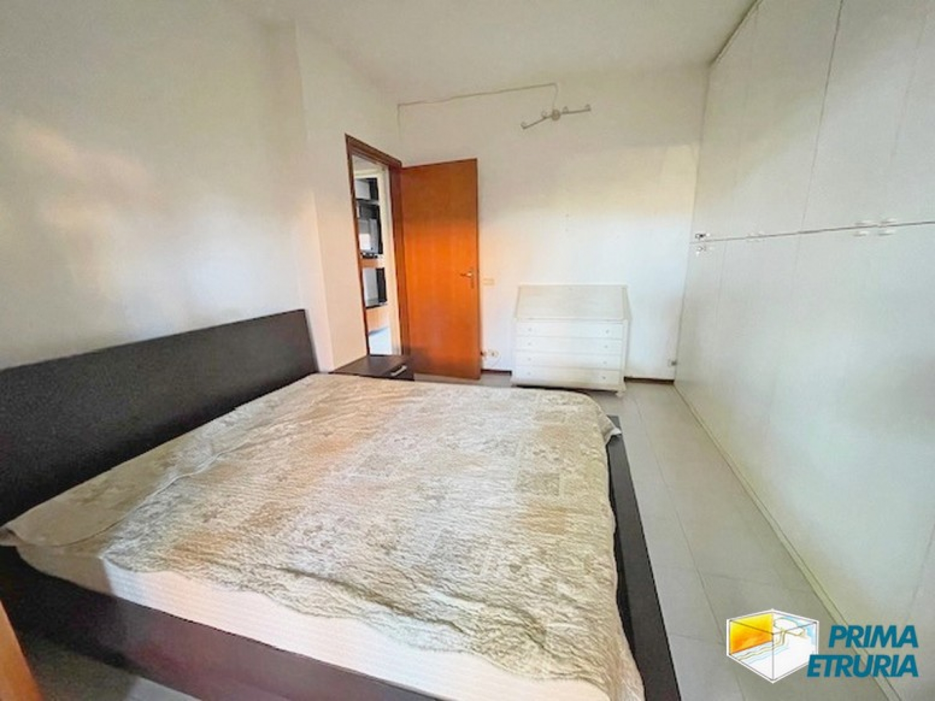 Bilocale con ingresso indipendente e garage in zona tranquilla, a due passi dal mare - ZONA TOMBOLO -