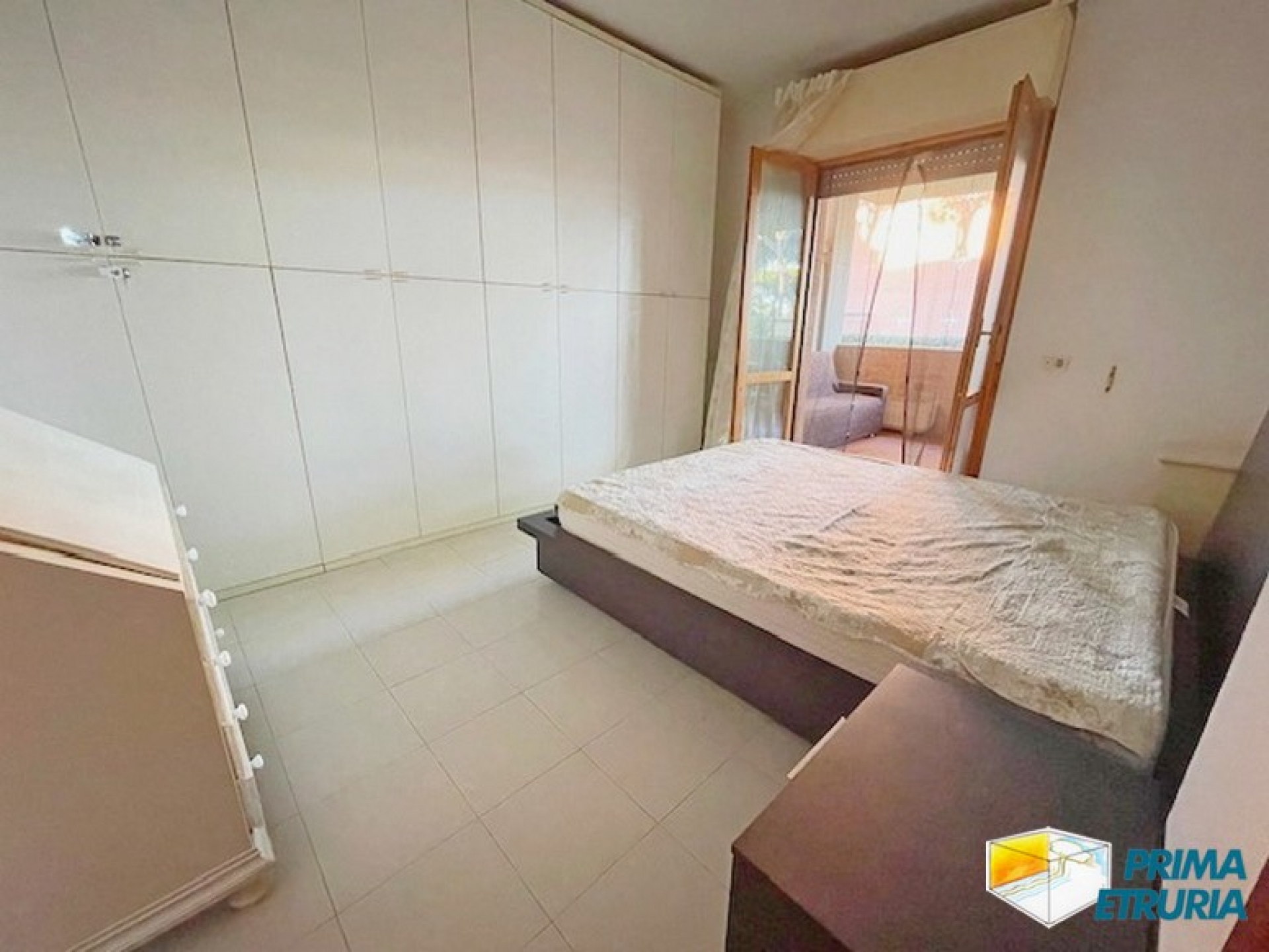 Bilocale con ingresso indipendente e garage in zona tranquilla, a due passi dal mare - ZONA TOMBOLO -