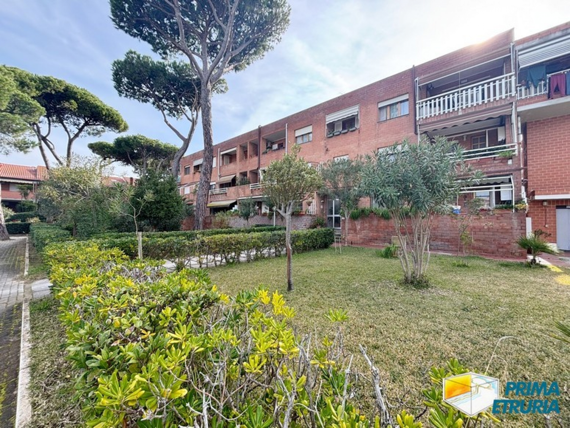Ampio appartamento con terrazza abitabile e garage - ZONA TOMBOLO -