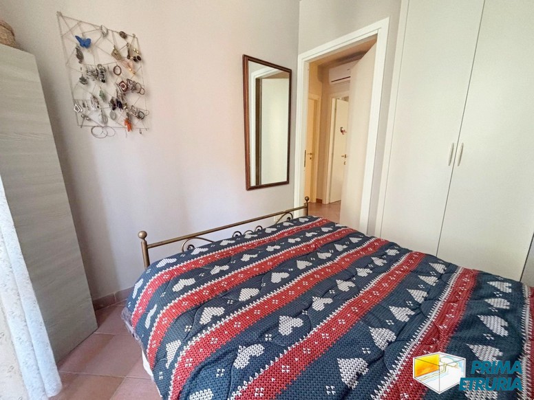 Tra il mare e la quiete del corso, una casa da vivere con libertà - ZONA CENTRO -