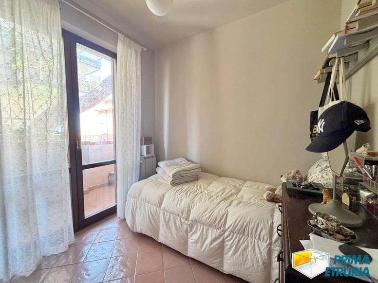 Tra il mare e la quiete del corso, una casa da vivere con libertà - ZONA CENTRO -