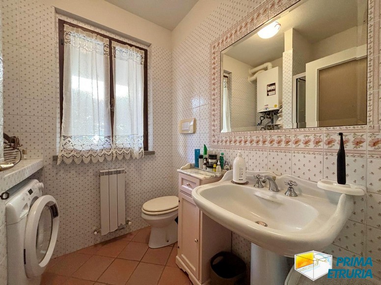 Tra il mare e la quiete del corso, una casa da vivere con libertà - ZONA CENTRO -