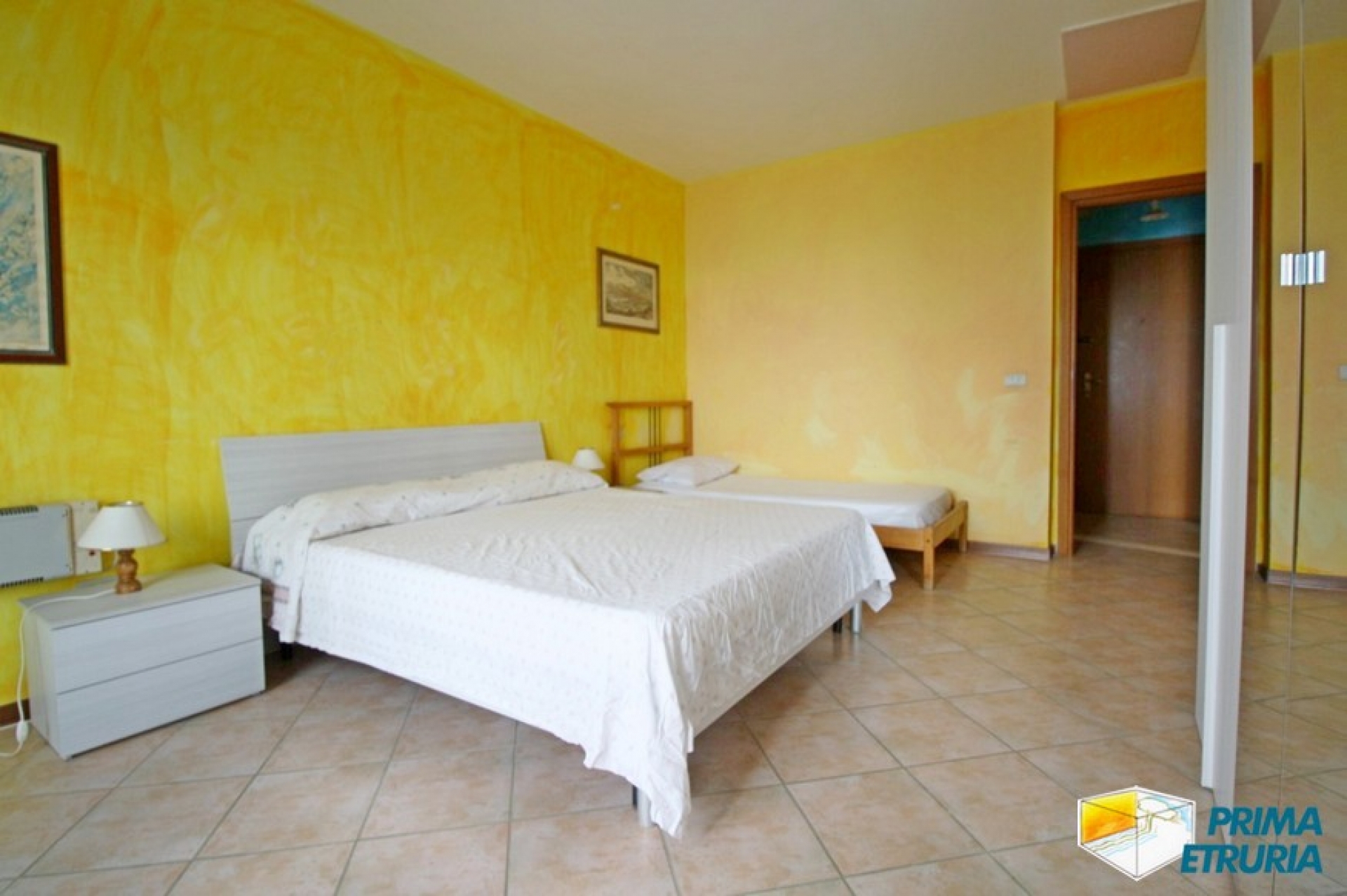Bilocale fronte mare con terrazza panoramica in zona Centro