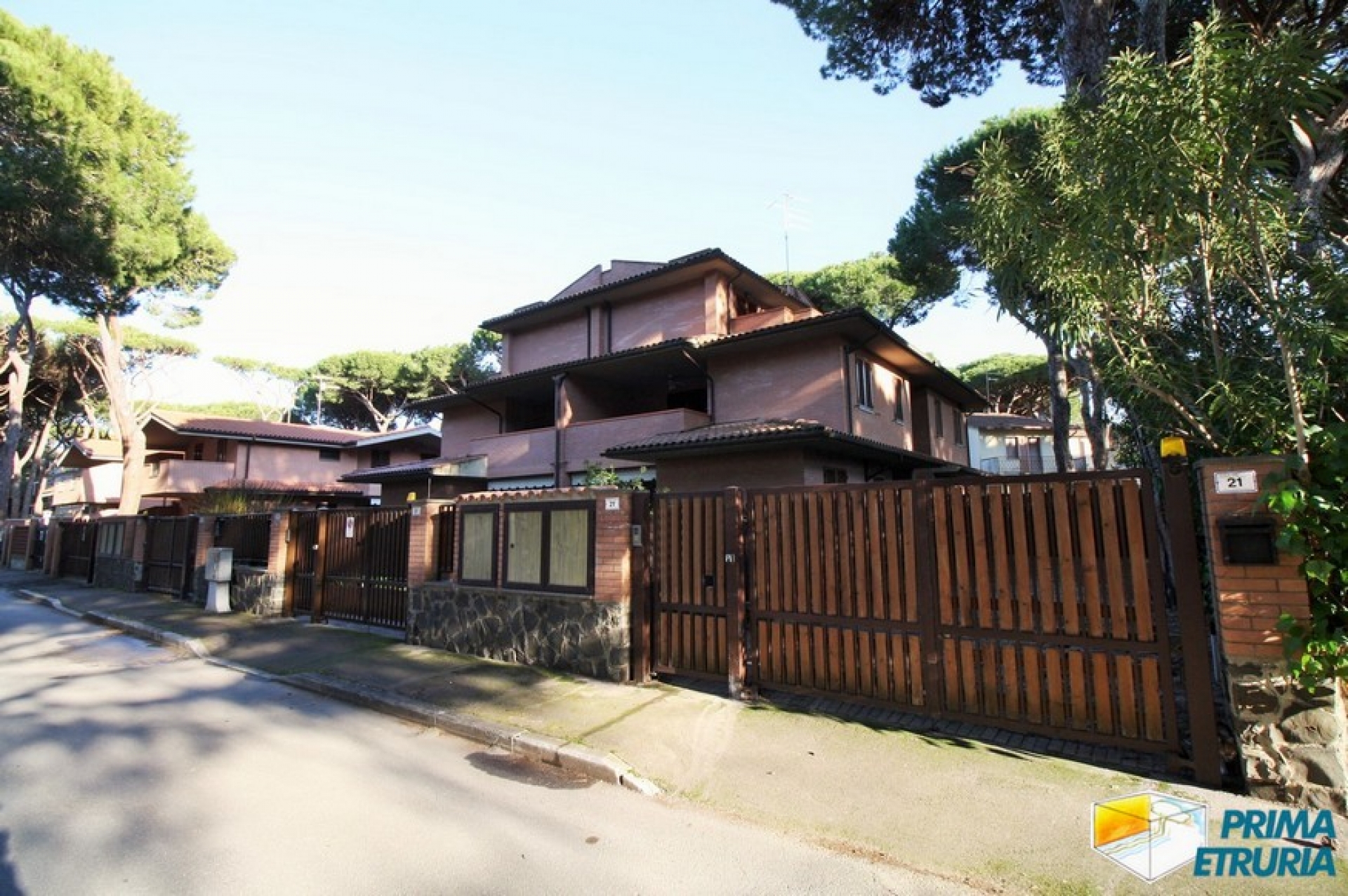 TRILOCALE MONTECRISTO 21 - ZONA ROSMARINA 