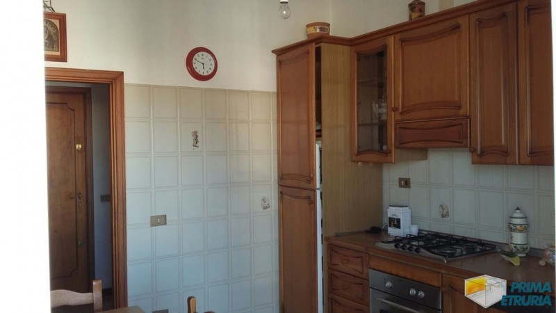 - GROSSETO - VENDESI TRILOCALE ZONA TRIBUNALE