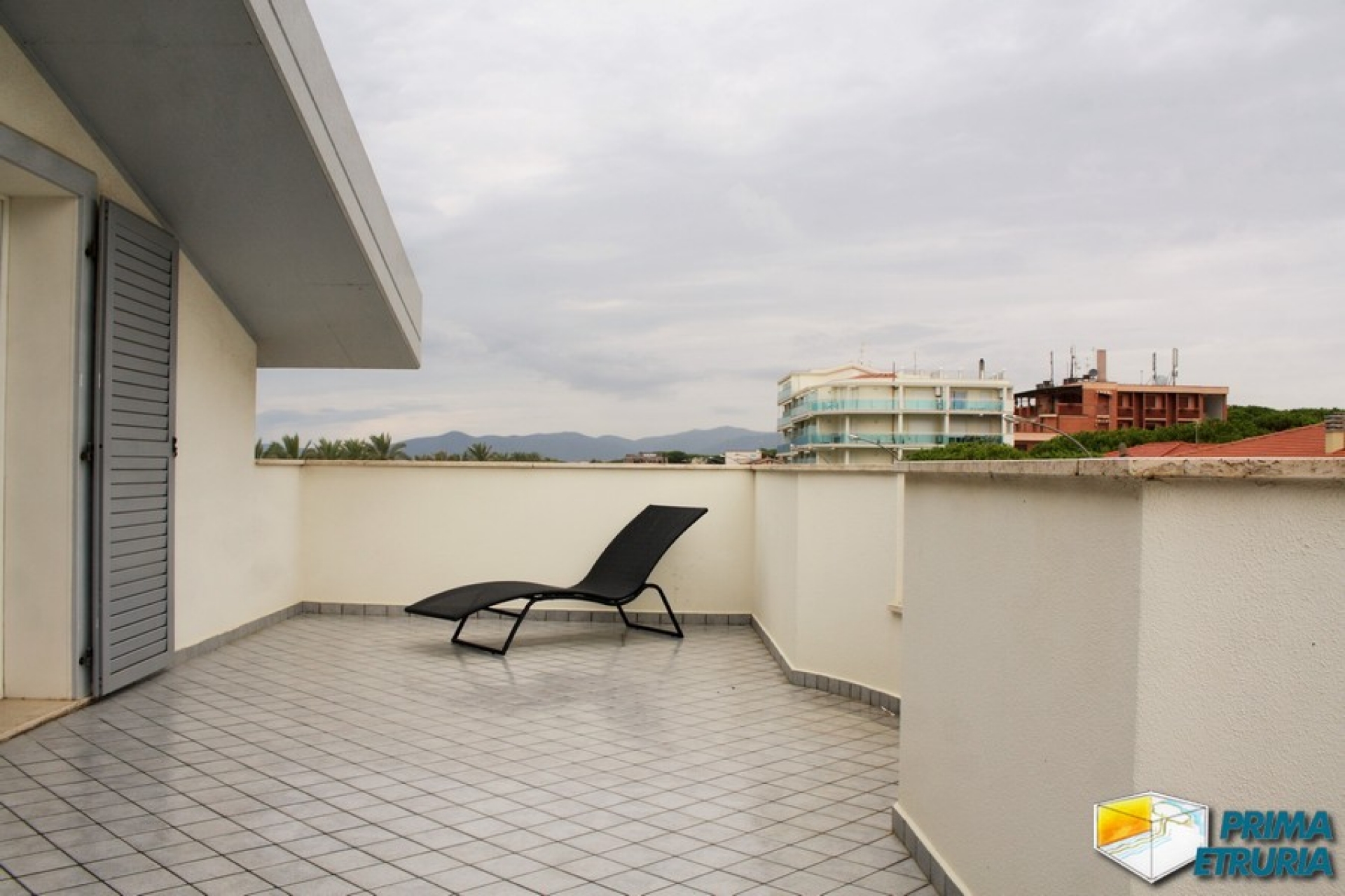 VENDESI ATTICO VISTA MARE - ZONA ROSMARINA -