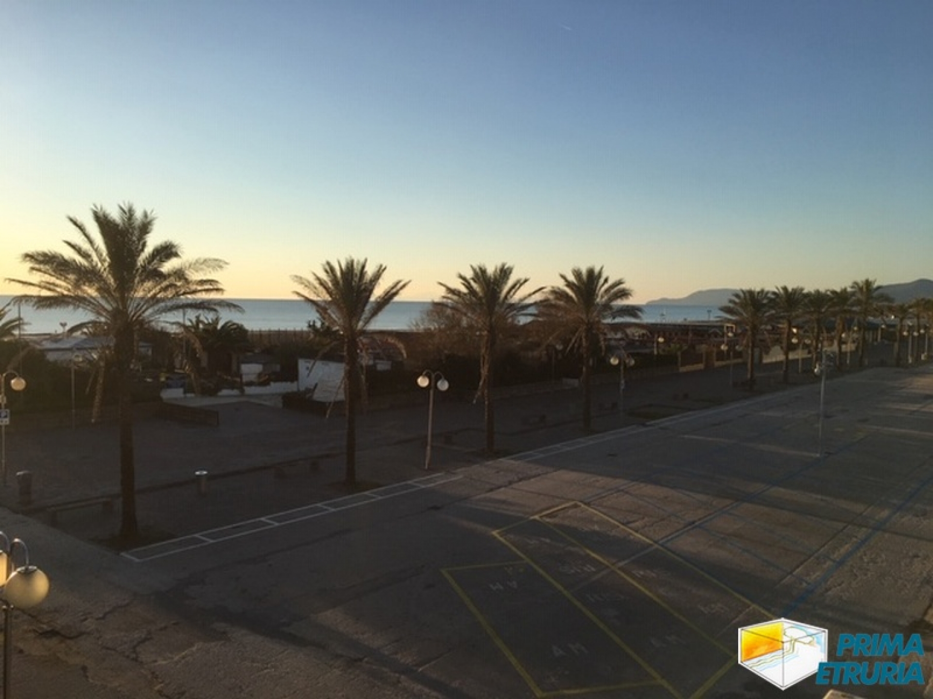 VENDESI ATTICO VISTA MARE - ZONA ROSMARINA -