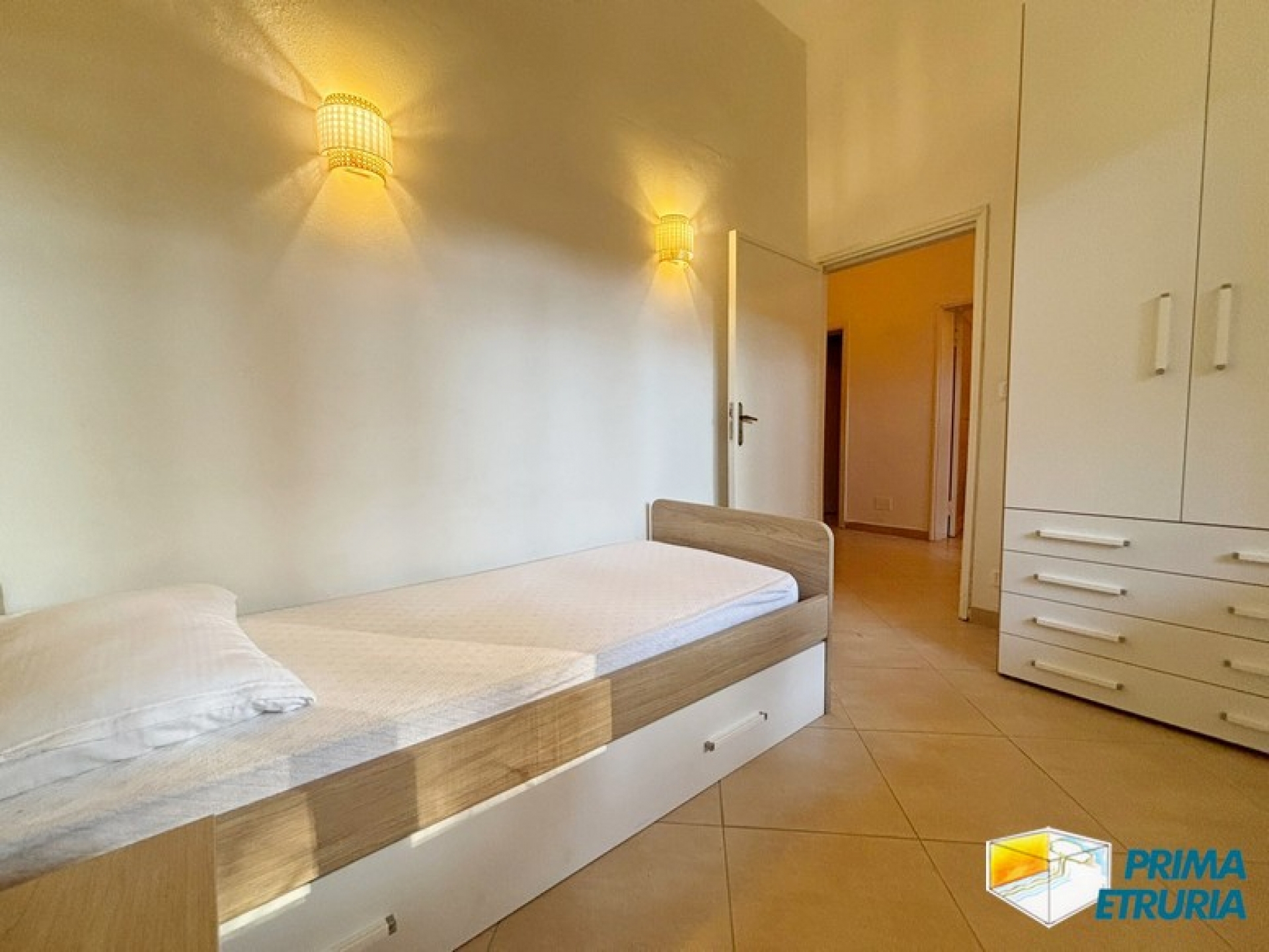 TRE CAMERE CON GIARDINO VIA MONTECRISTO - ZONA ROSMARINA -