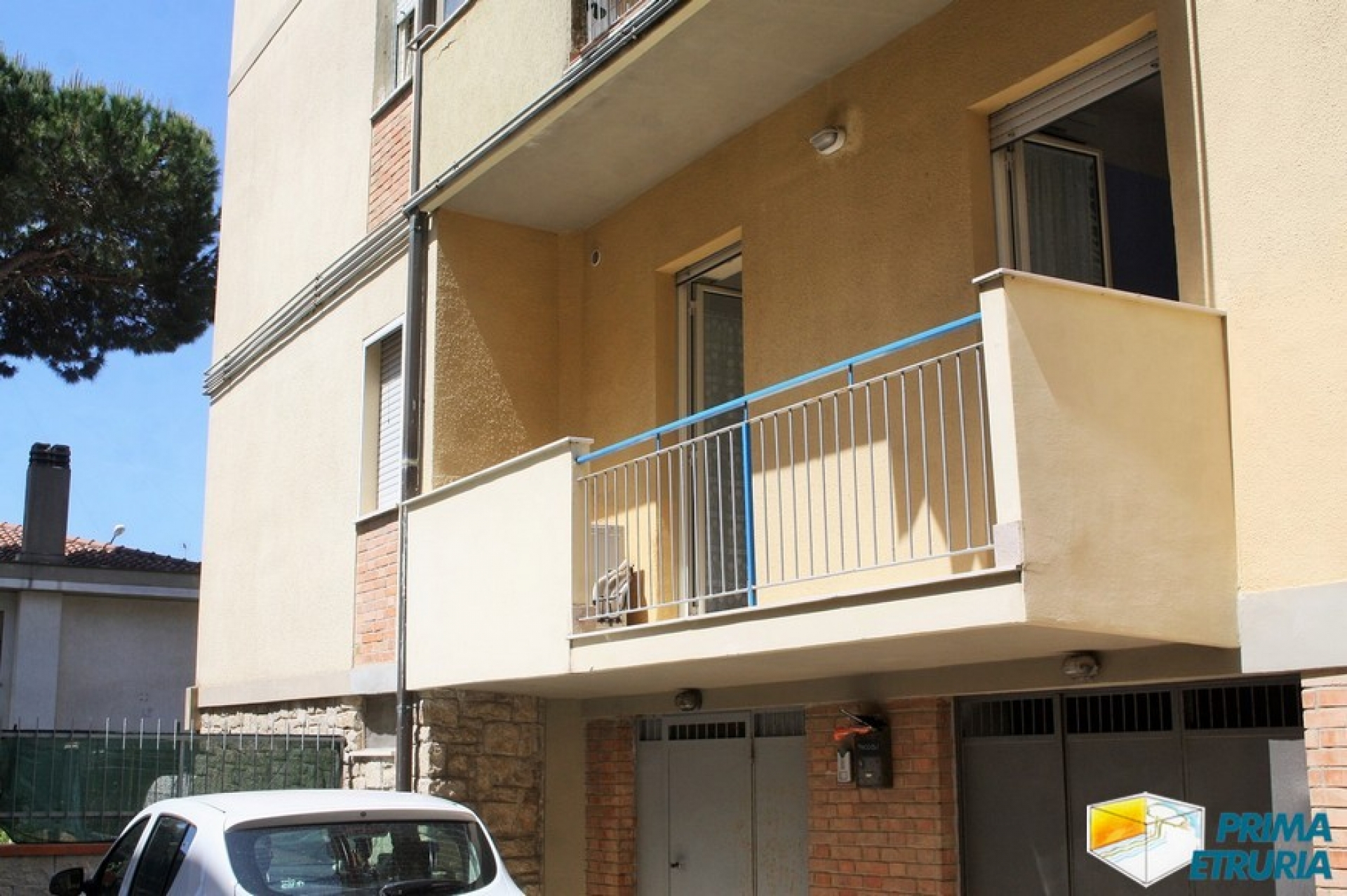 VENDESI BILOCALE VIA SILVIO PELLICO - ZONA CENTRO -